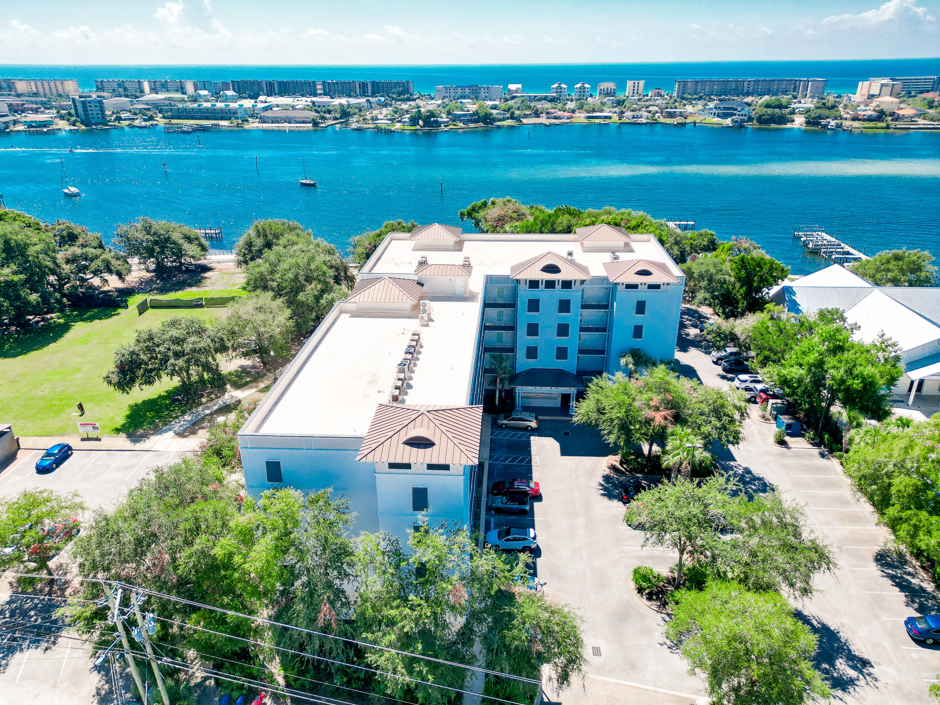INDIANOLA ON THE WATER - Residential