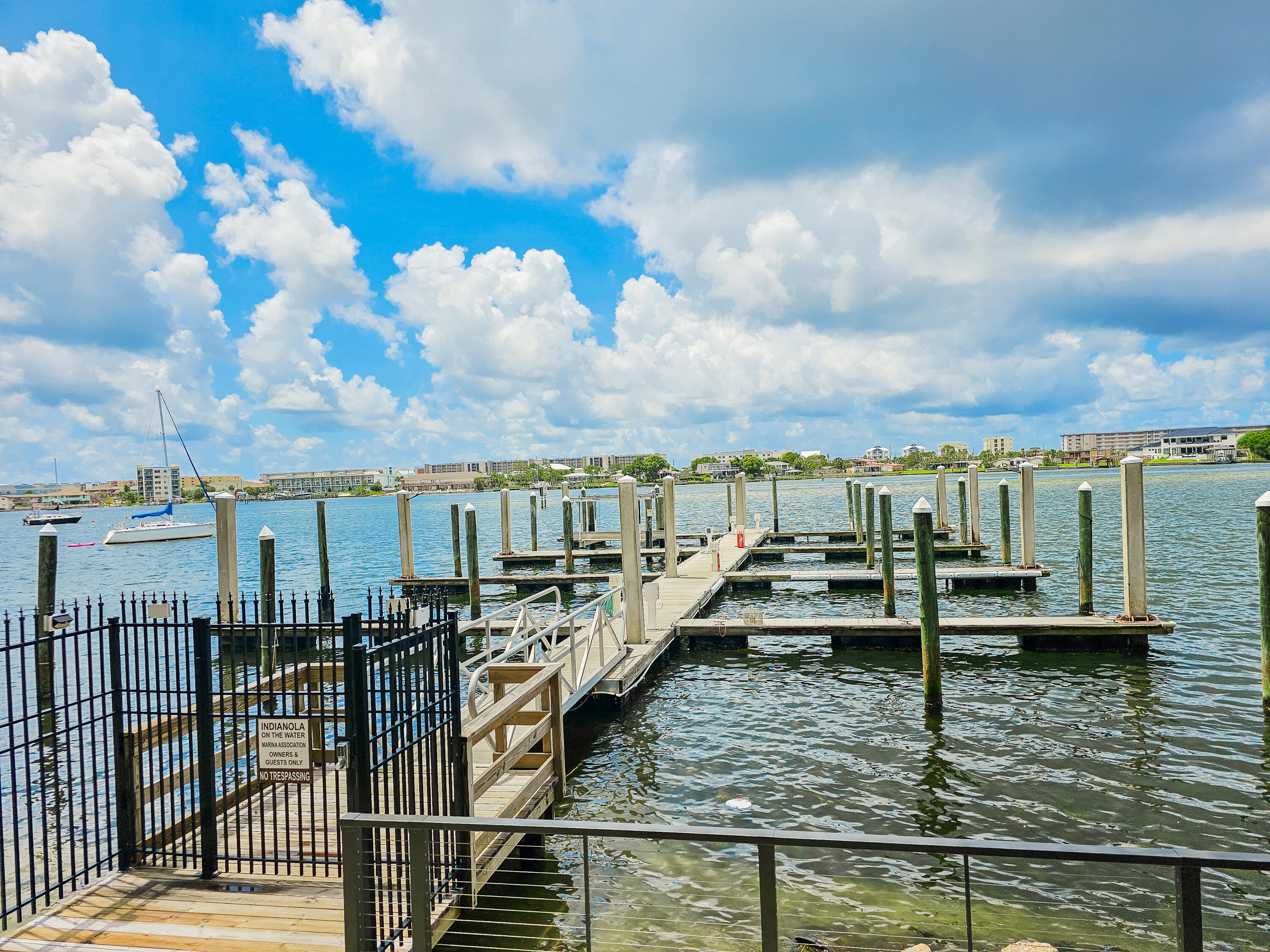 INDIANOLA ON THE WATER - Residential