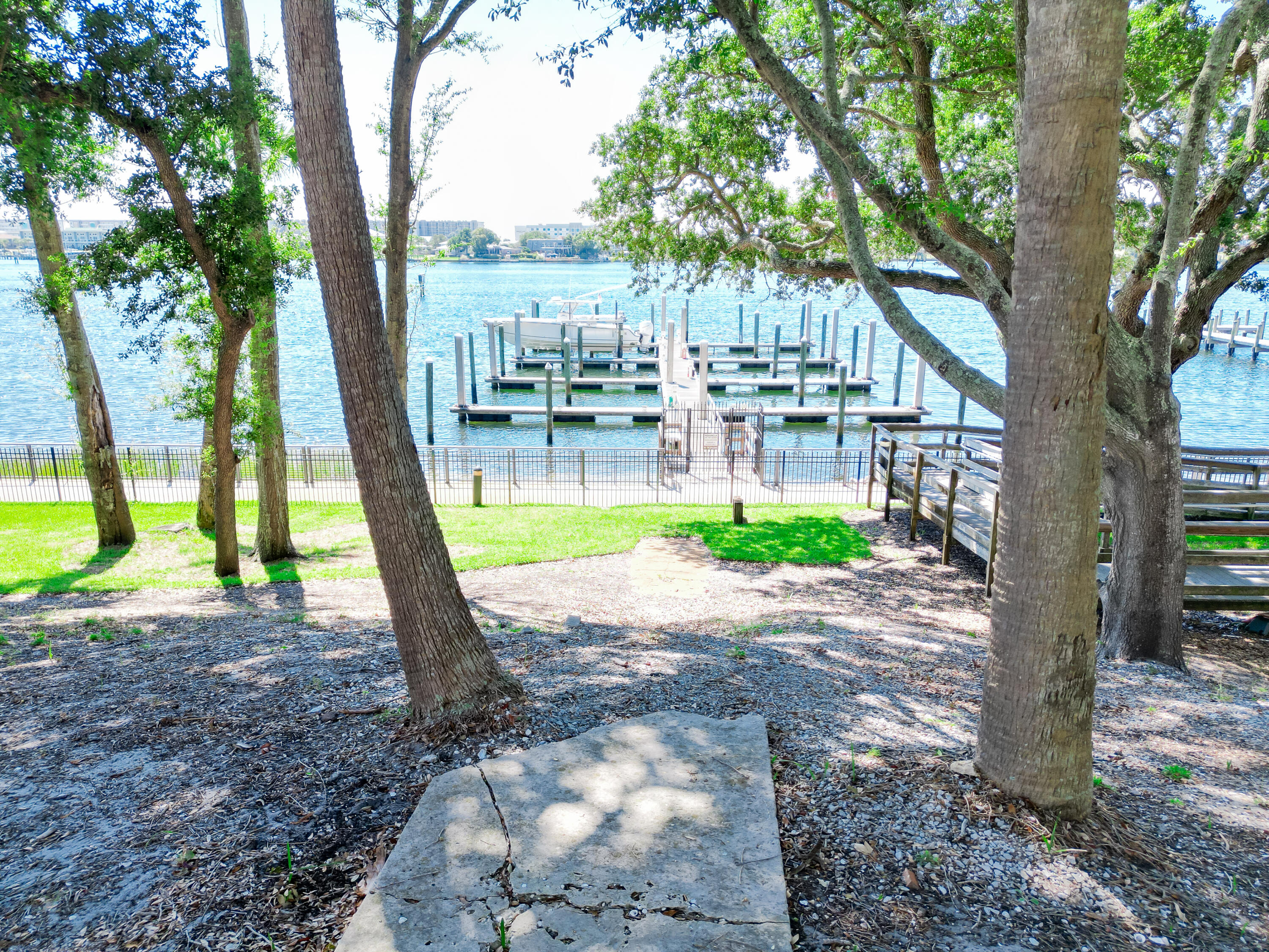 INDIANOLA ON THE WATER - Residential