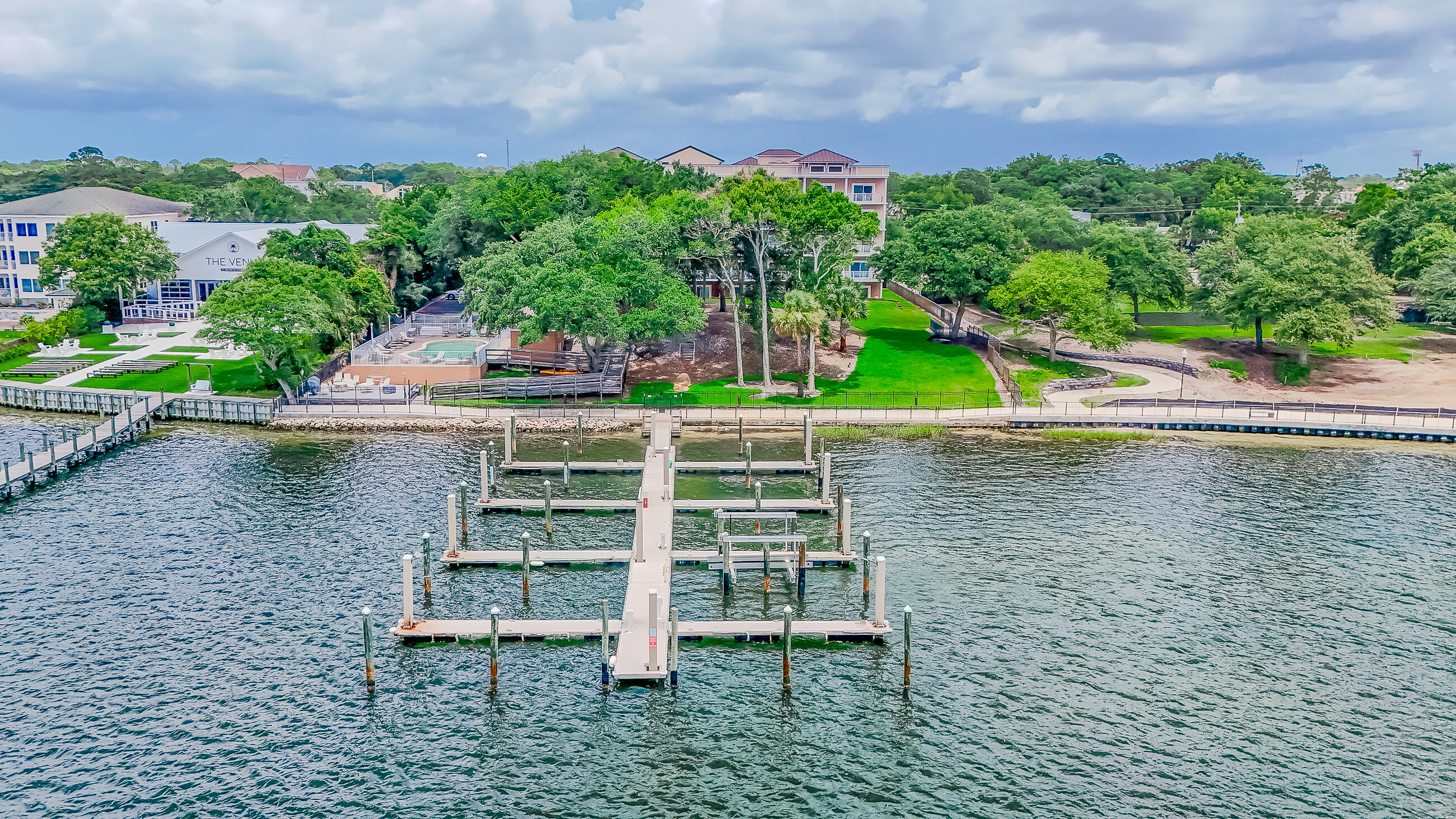 INDIANOLA ON THE WATER - Residential