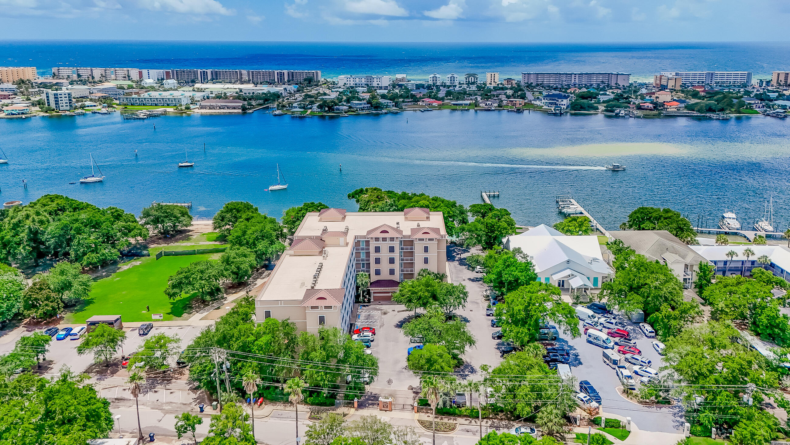 INDIANOLA ON THE WATER - Residential