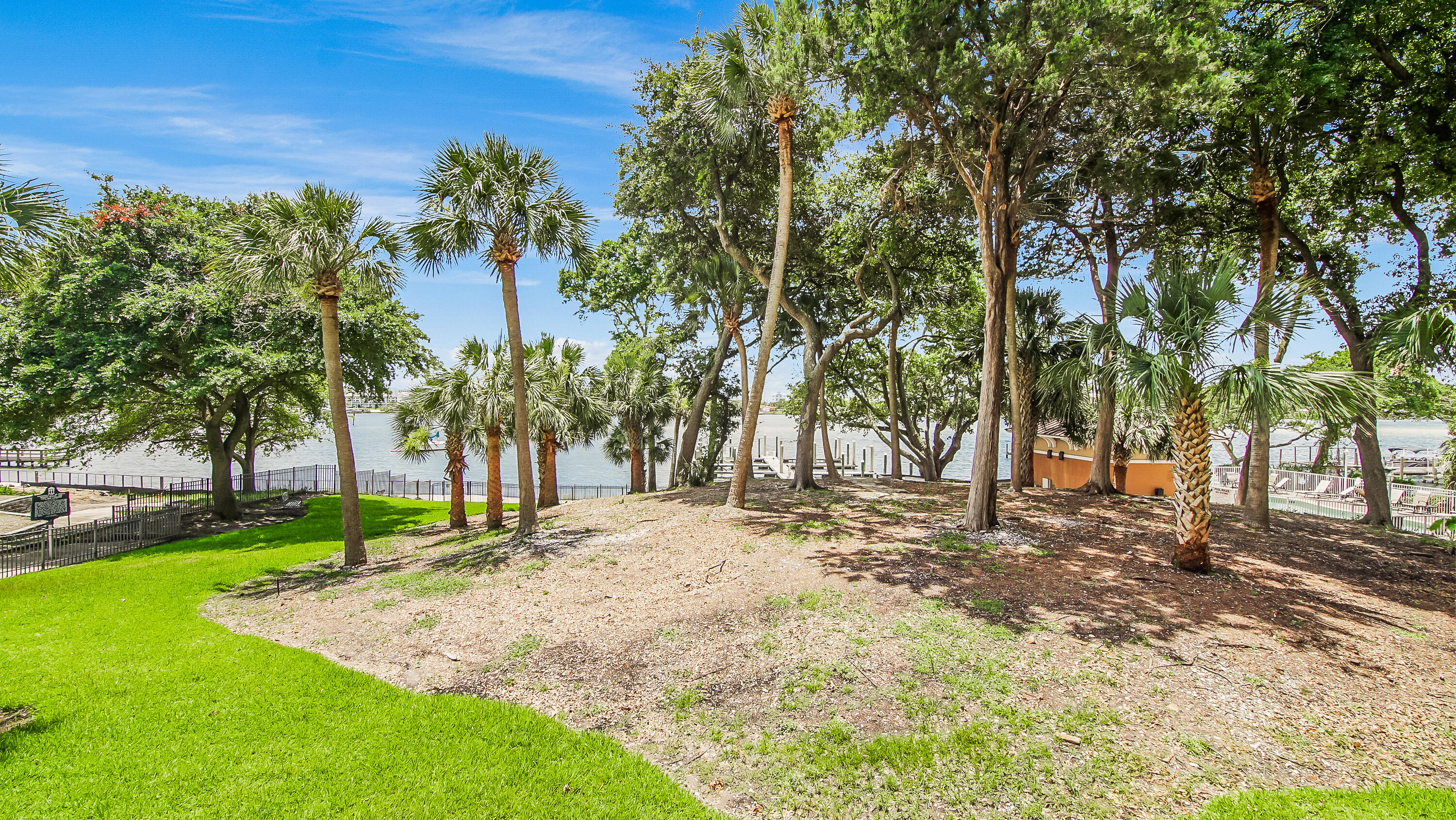 INDIANOLA ON THE WATER - Residential