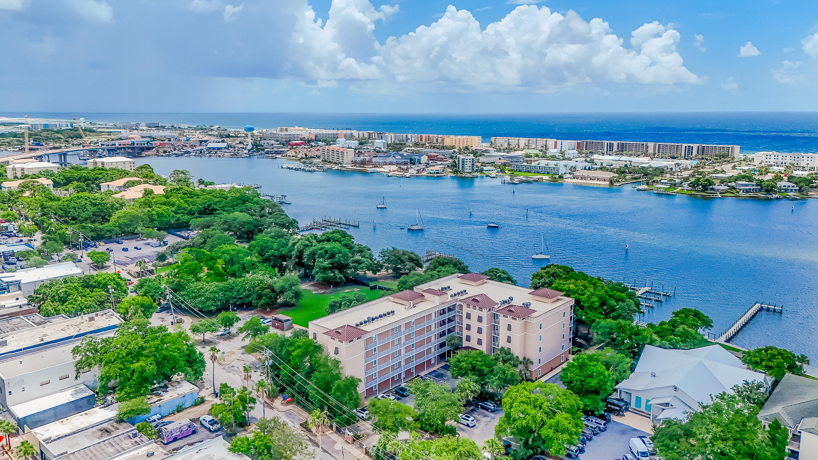 INDIANOLA ON THE WATER - Residential