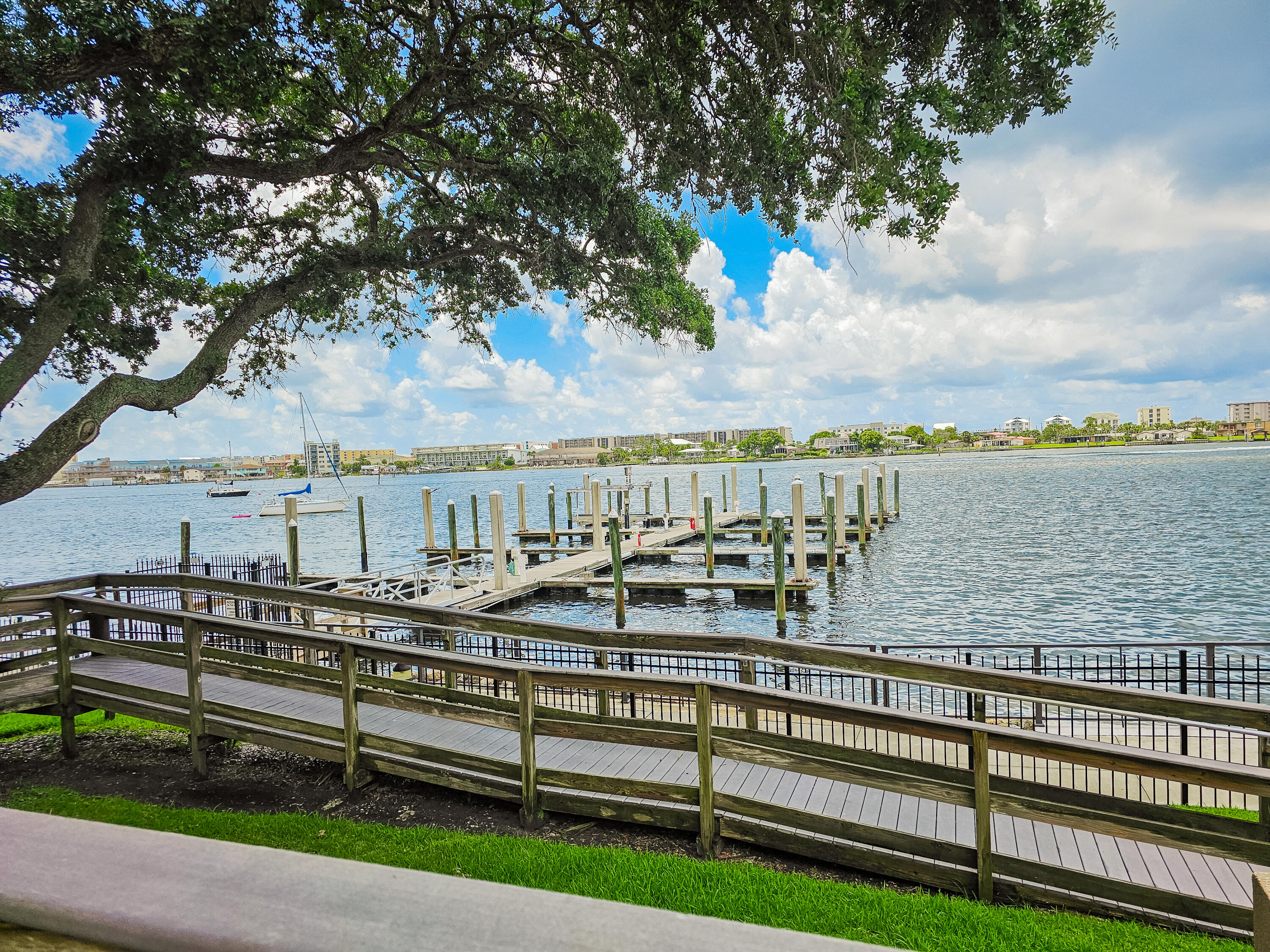 INDIANOLA ON THE WATER - Residential