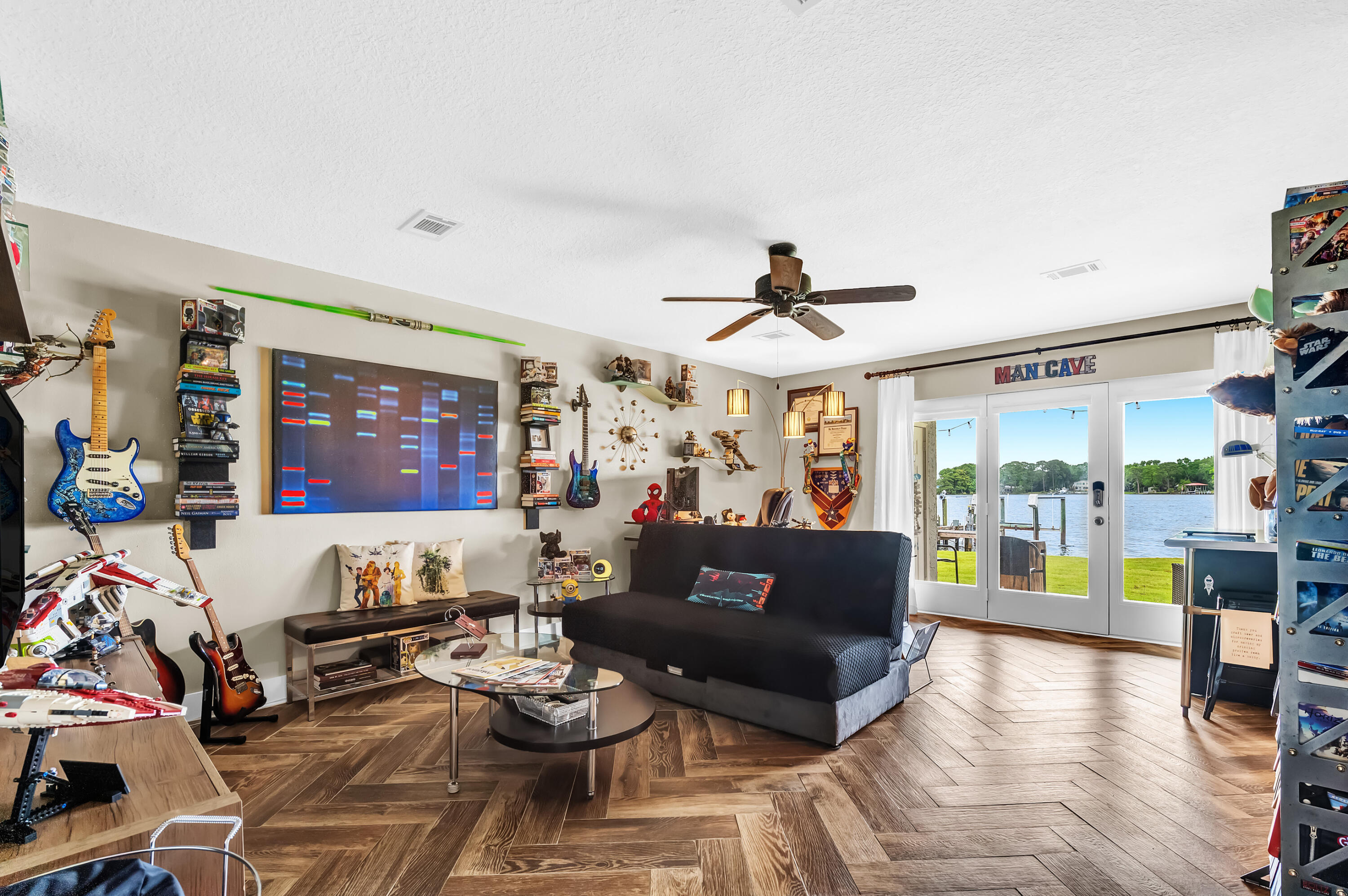MOORINGS PH 2 - Residential