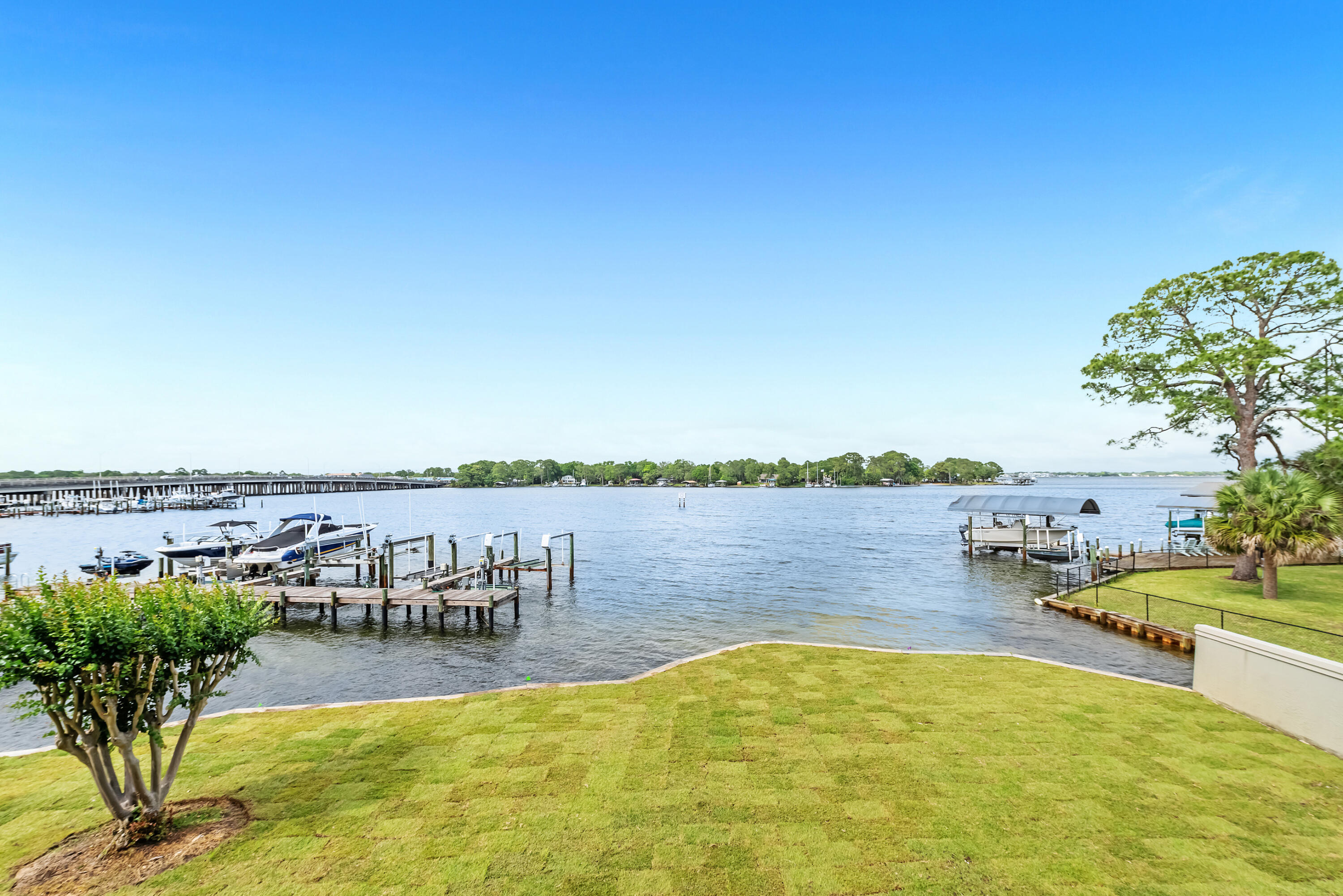MOORINGS PH 2 - Residential