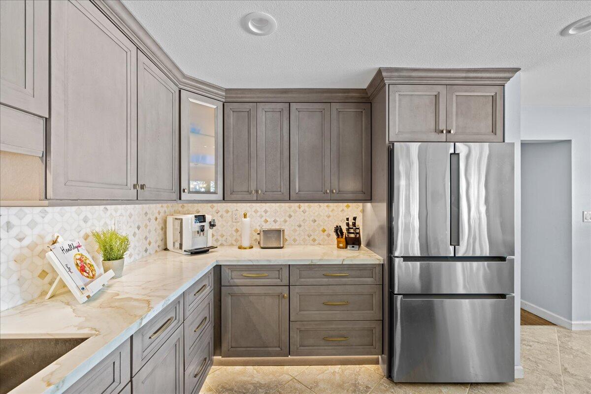 ROCKY BAYOU ESTATES 01 - Residential Lease