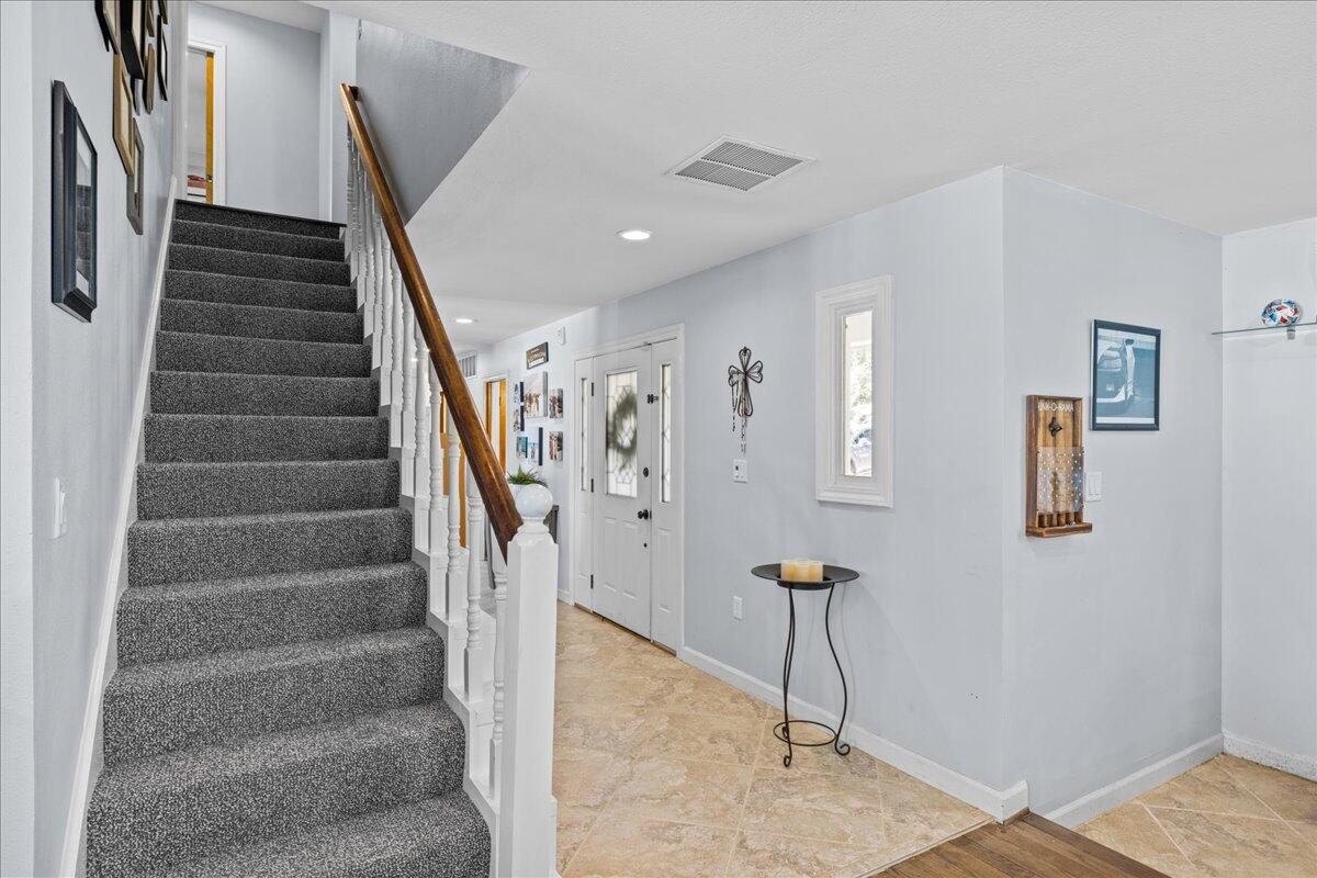 ROCKY BAYOU ESTATES 01 - Residential Lease