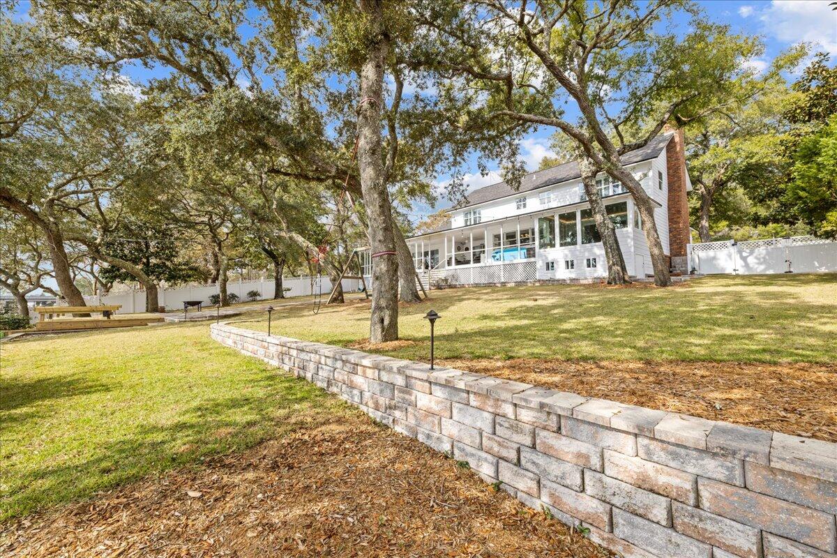 ROCKY BAYOU ESTATES 01 - Residential Lease