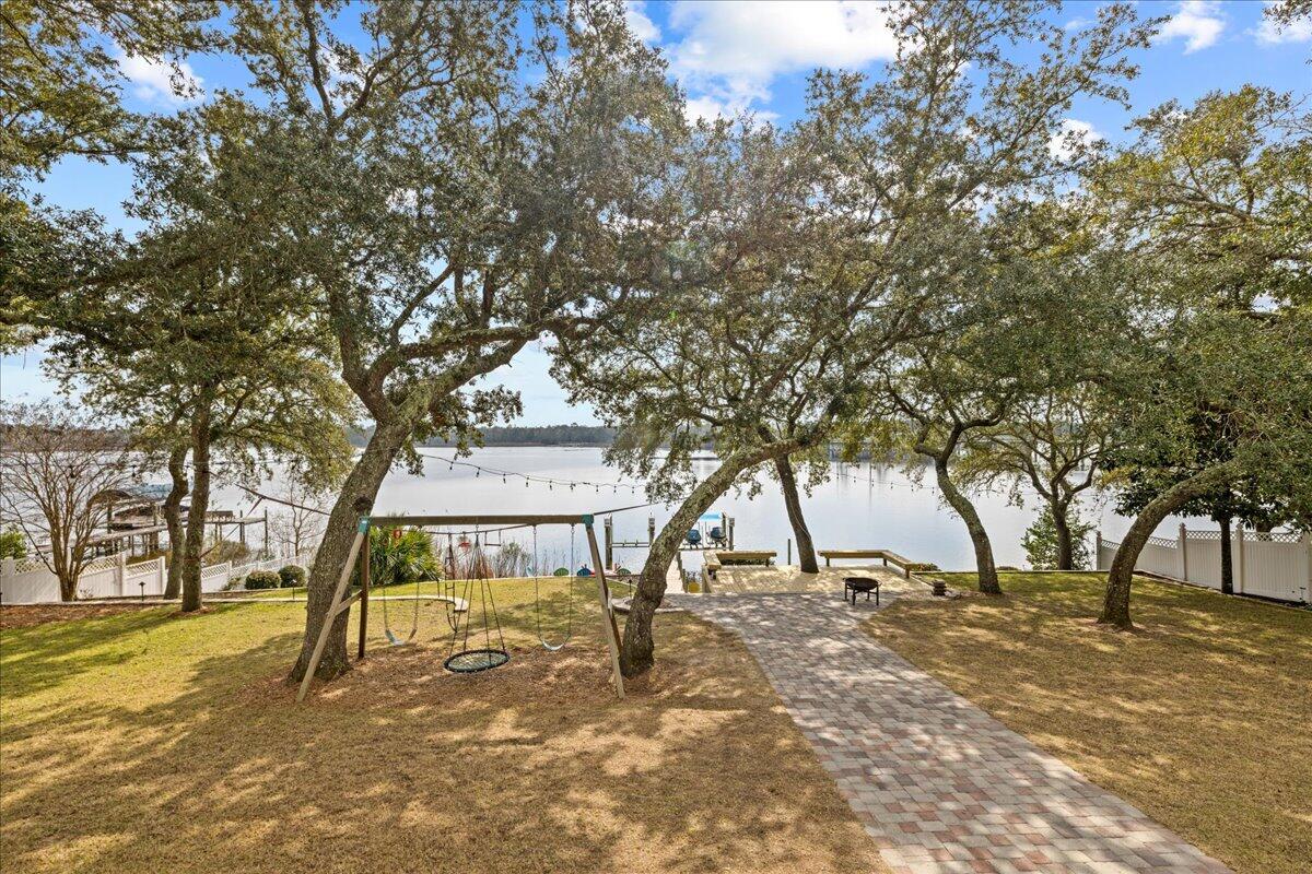 ROCKY BAYOU ESTATES 01 - Residential Lease