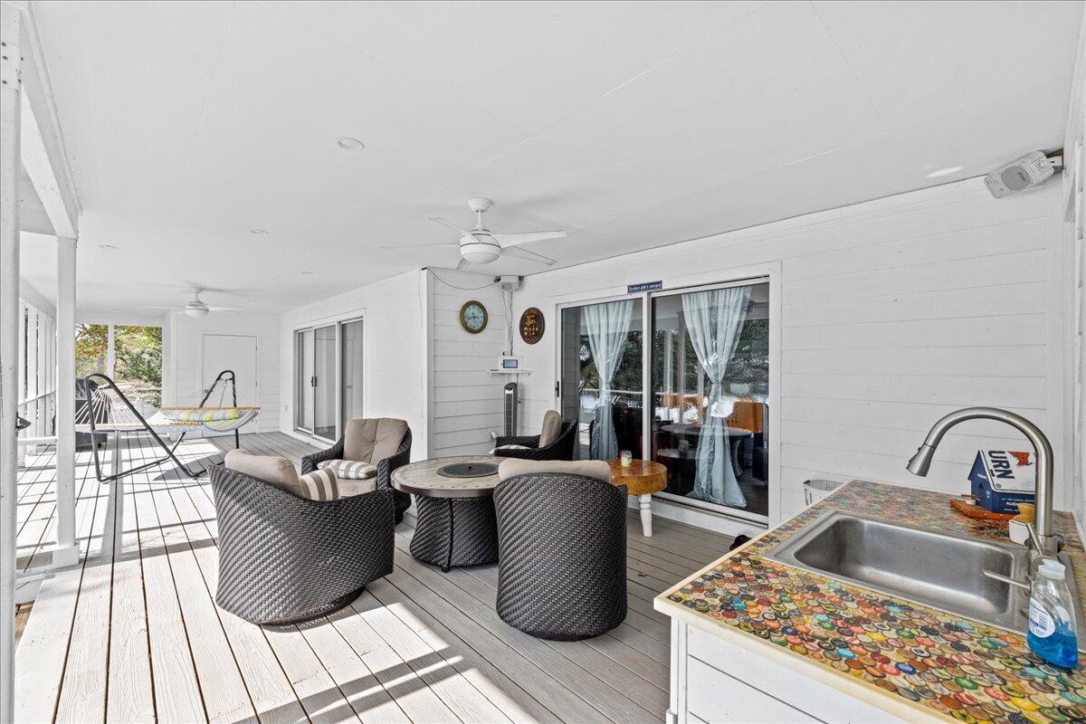 ROCKY BAYOU ESTATES 01 - Residential Lease