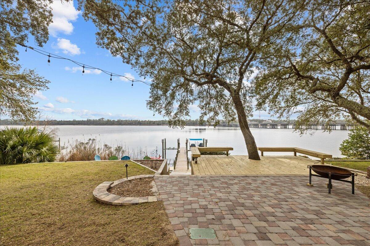 ROCKY BAYOU ESTATES 01 - Residential Lease