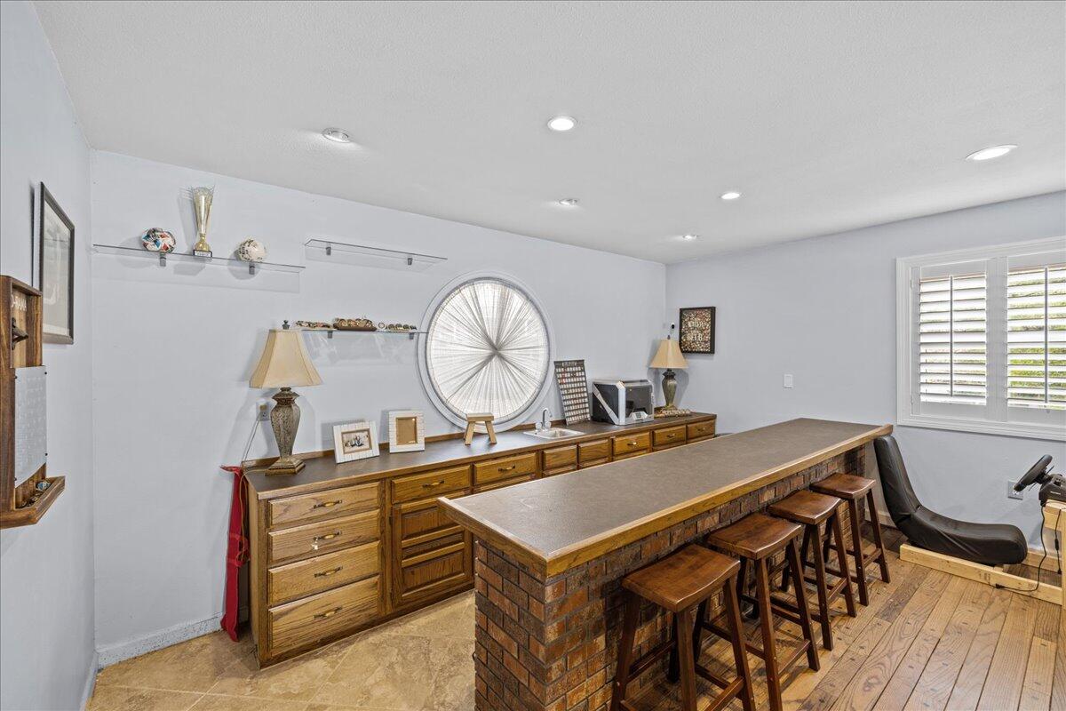 ROCKY BAYOU ESTATES 01 - Residential Lease