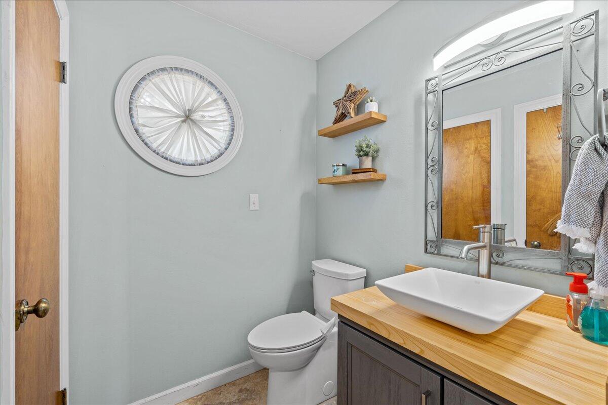 ROCKY BAYOU ESTATES 01 - Residential Lease