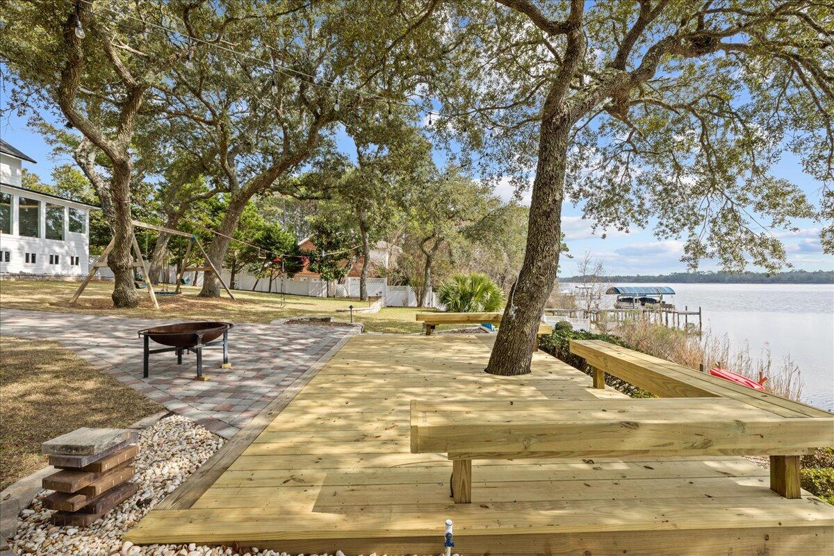 ROCKY BAYOU ESTATES 01 - Residential Lease