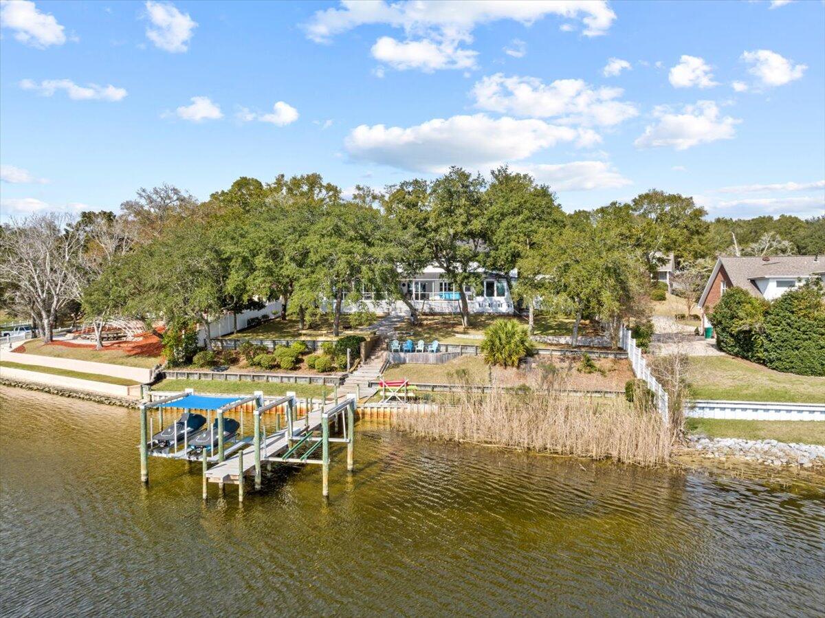 ROCKY BAYOU ESTATES 01 - Residential Lease