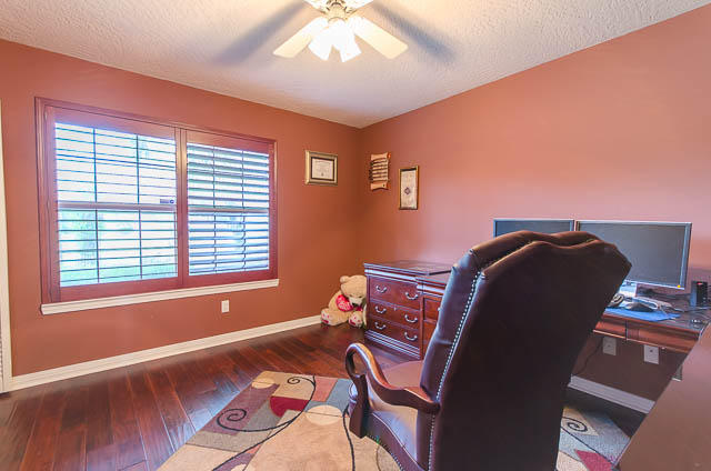 LAKE LORRAINE ESTATES 3 - Residential