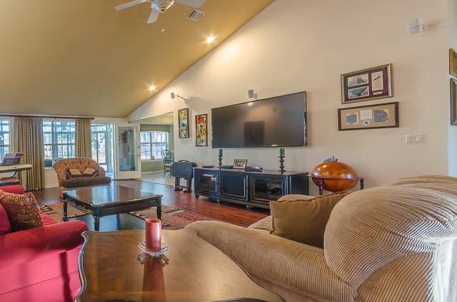 LAKE LORRAINE ESTATES 3 - Residential