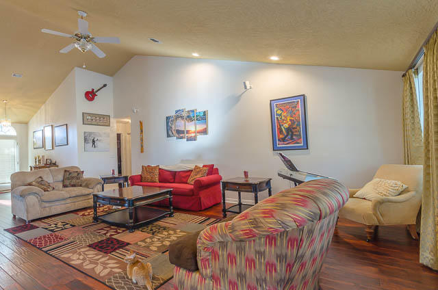 LAKE LORRAINE ESTATES 3 - Residential