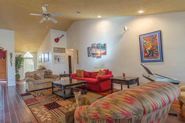 LAKE LORRAINE ESTATES 3 - Residential