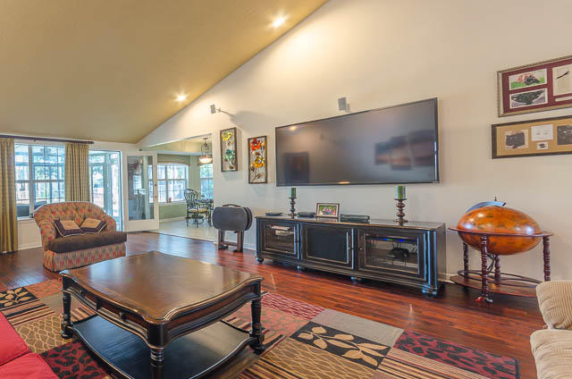 LAKE LORRAINE ESTATES 3 - Residential