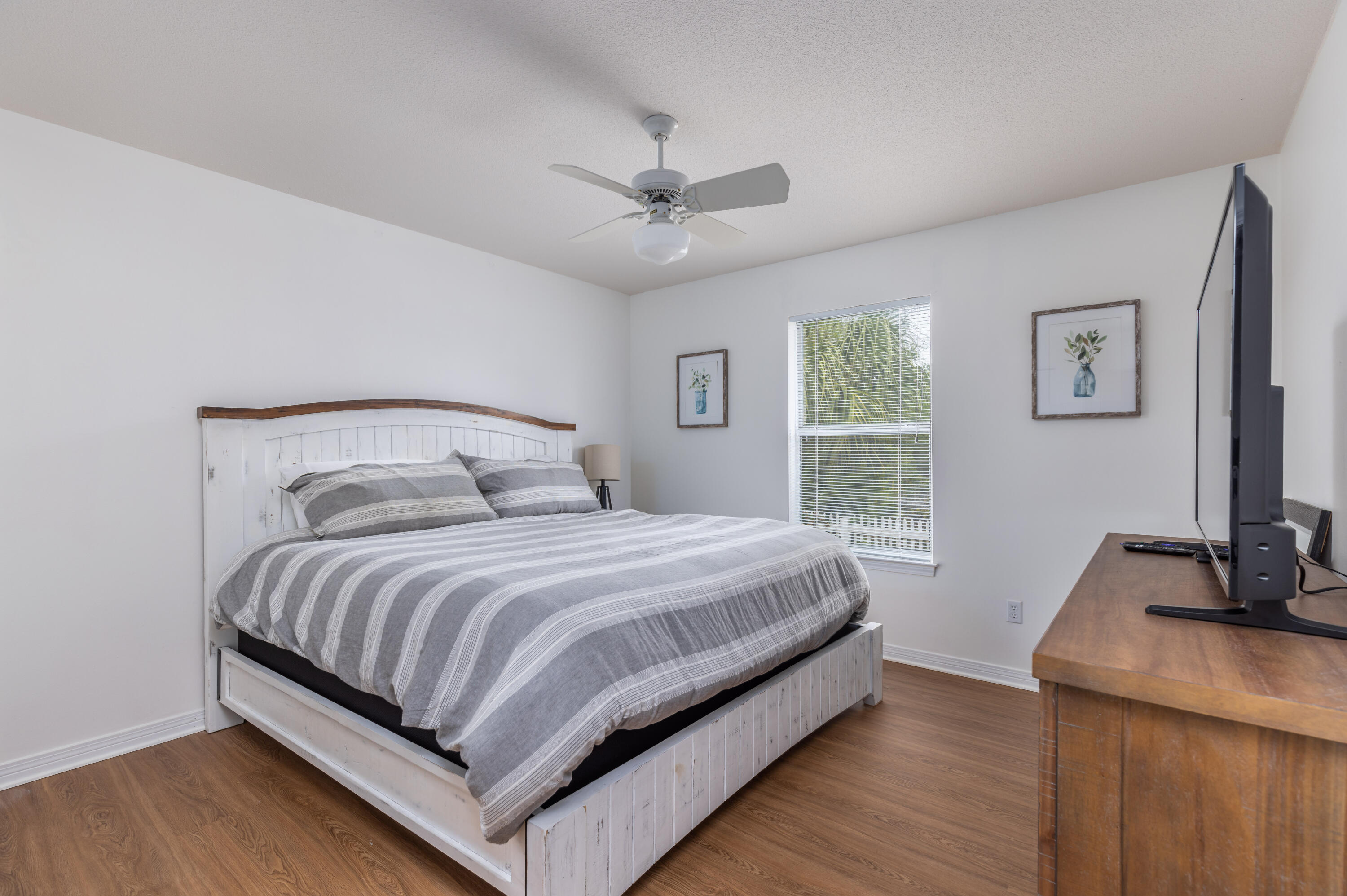CRYSTAL SHORES - Residential