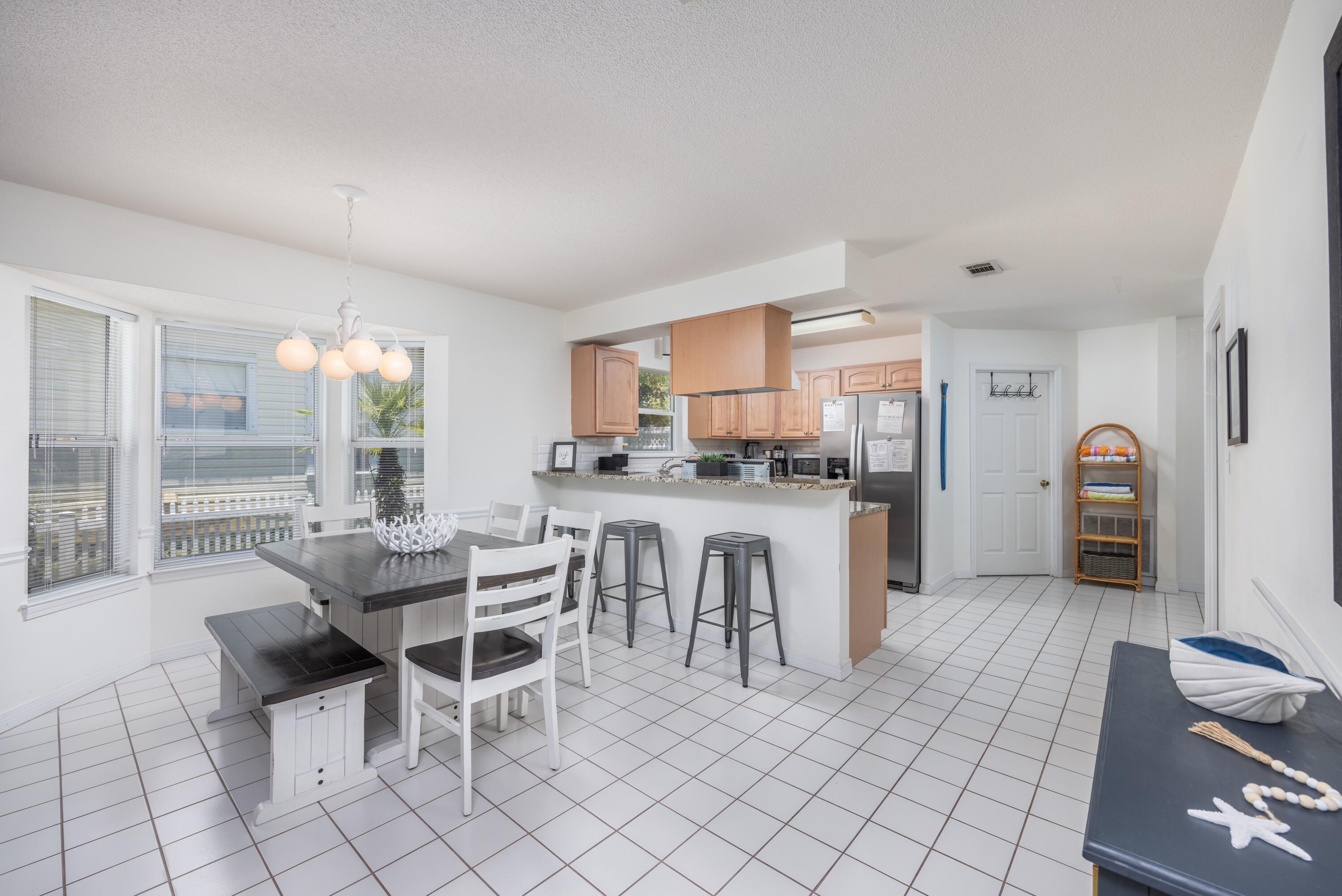CRYSTAL SHORES - Residential