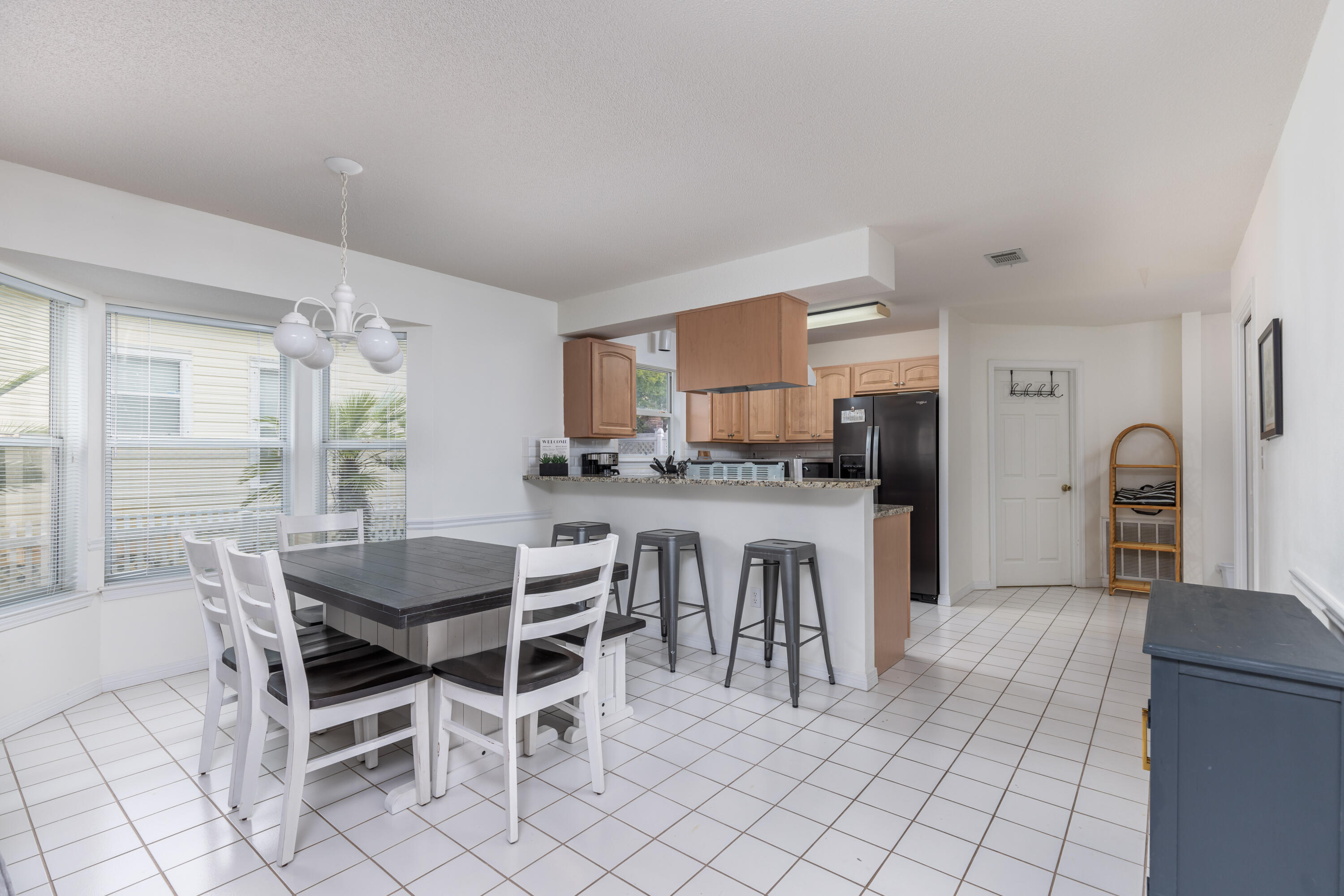 CRYSTAL SHORES - Residential