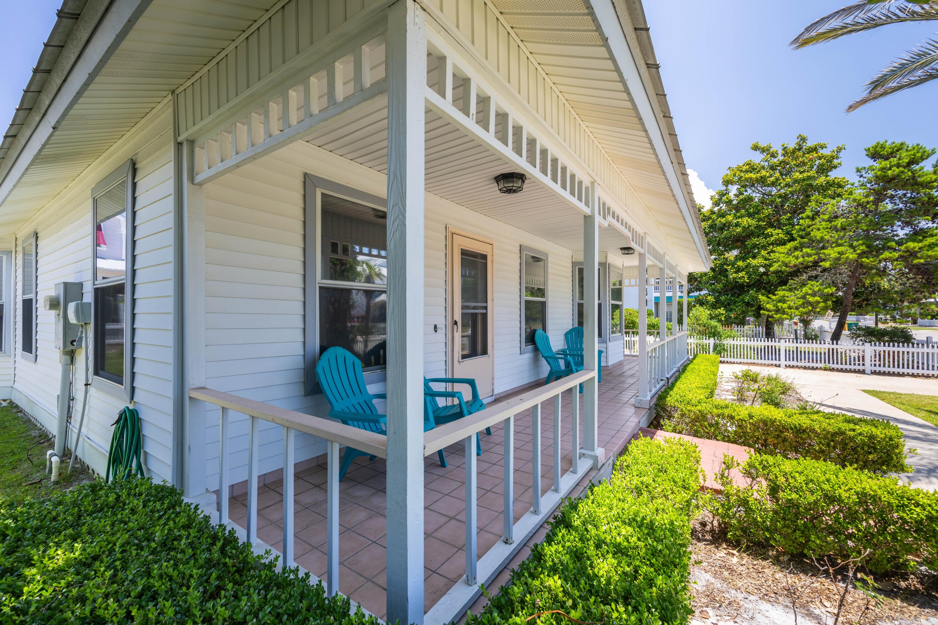 CRYSTAL SHORES - Residential