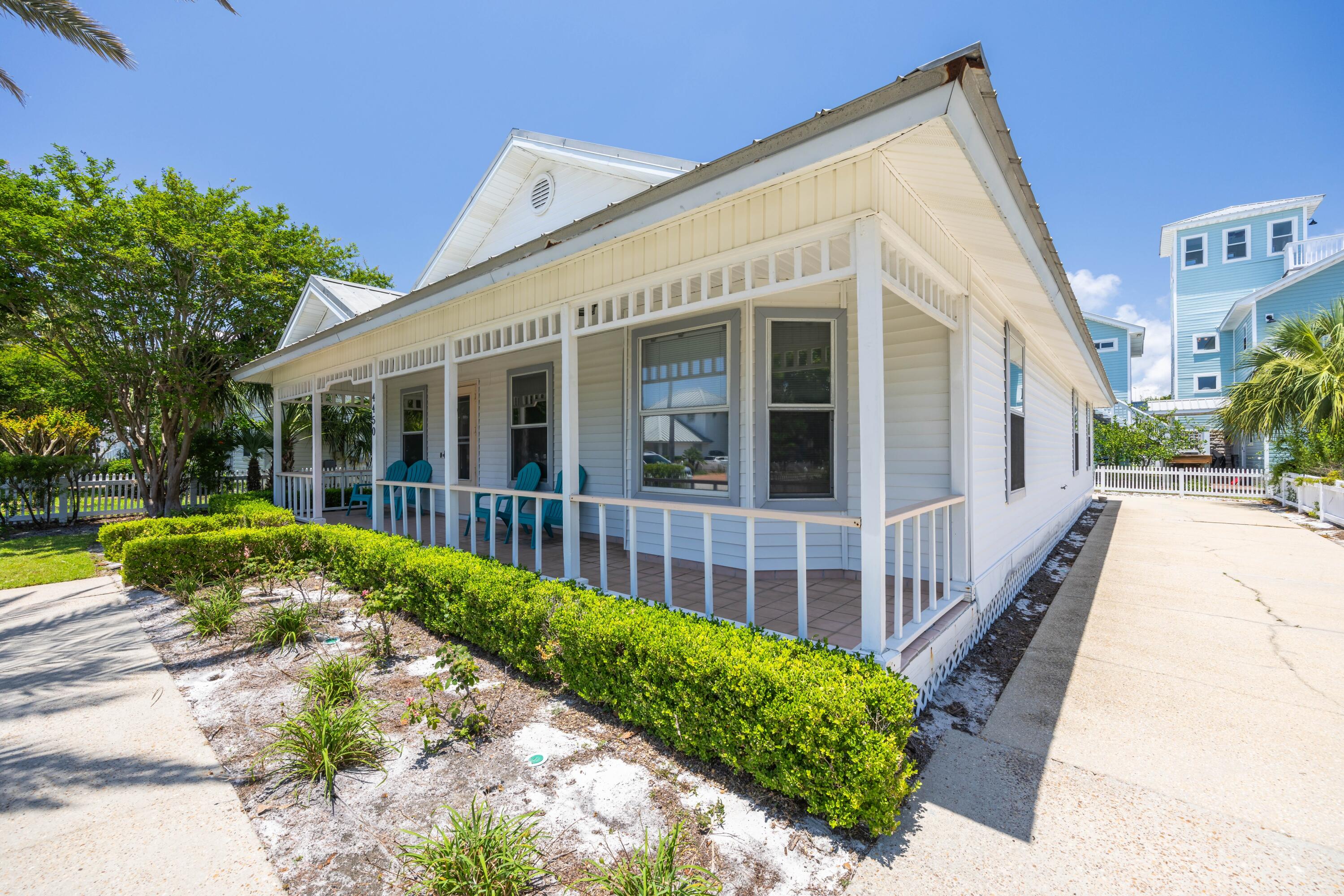 CRYSTAL SHORES - Residential