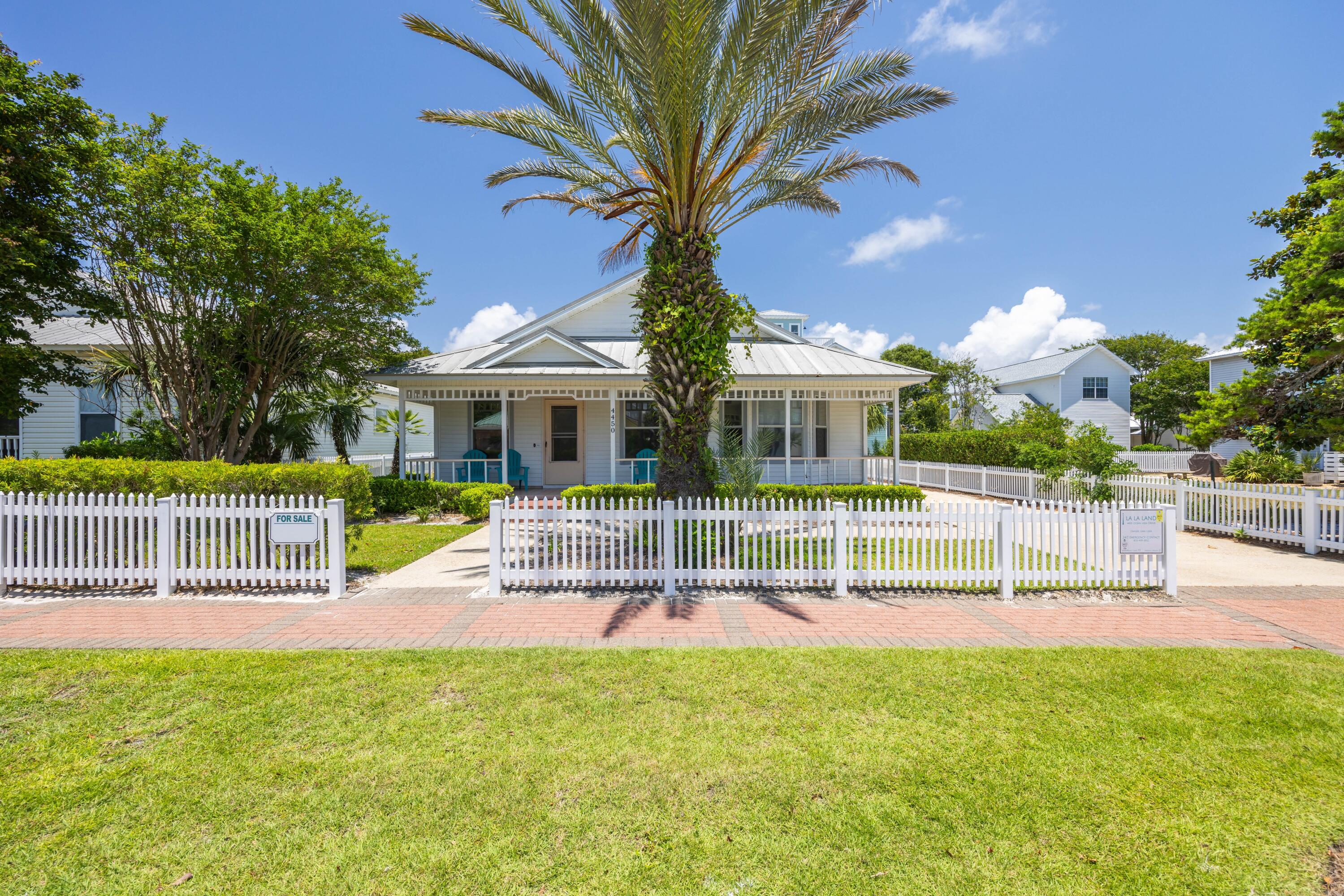 CRYSTAL SHORES - Residential
