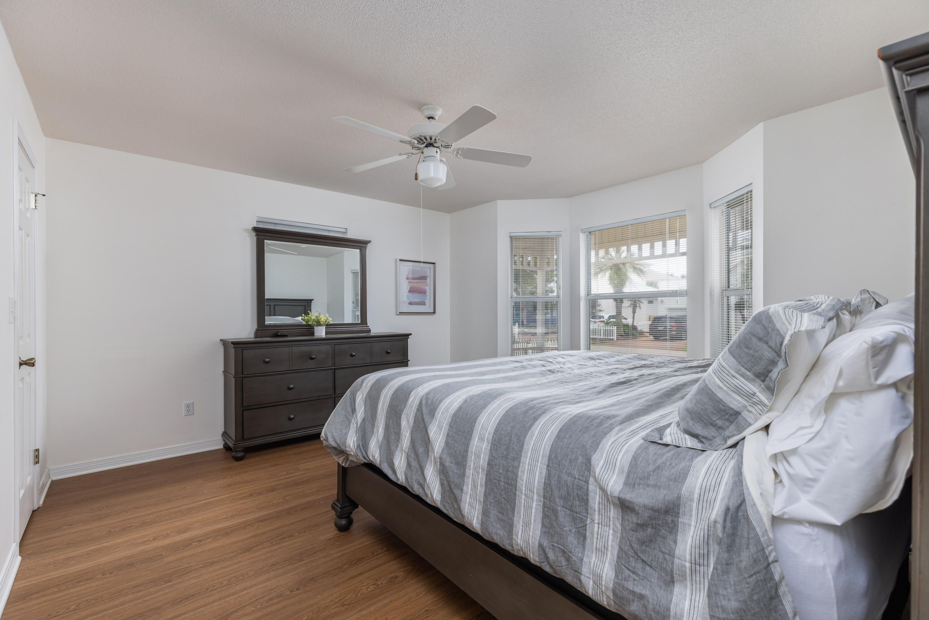 CRYSTAL SHORES - Residential