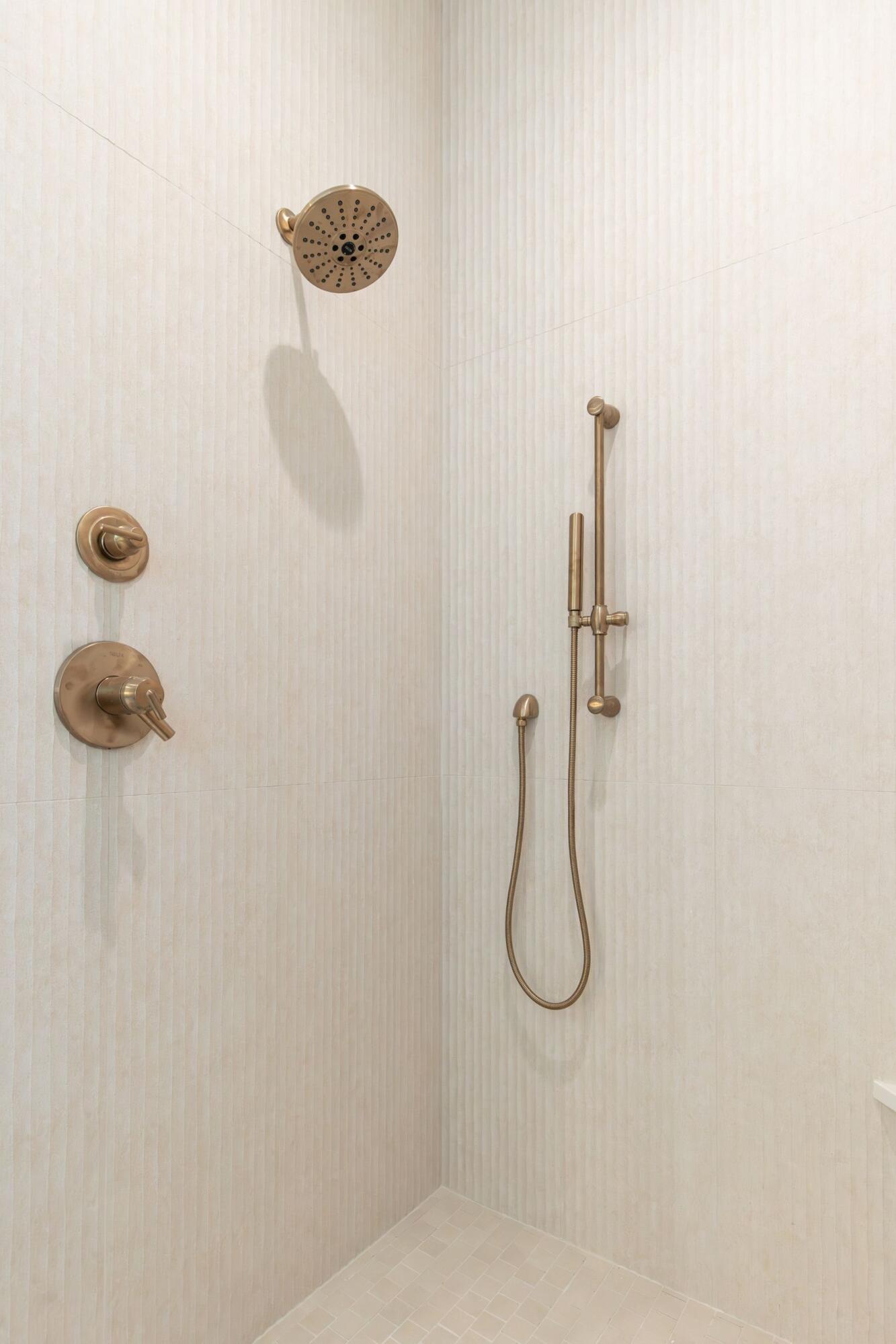 PINES OF BLUE MOUNTAIN - Residential