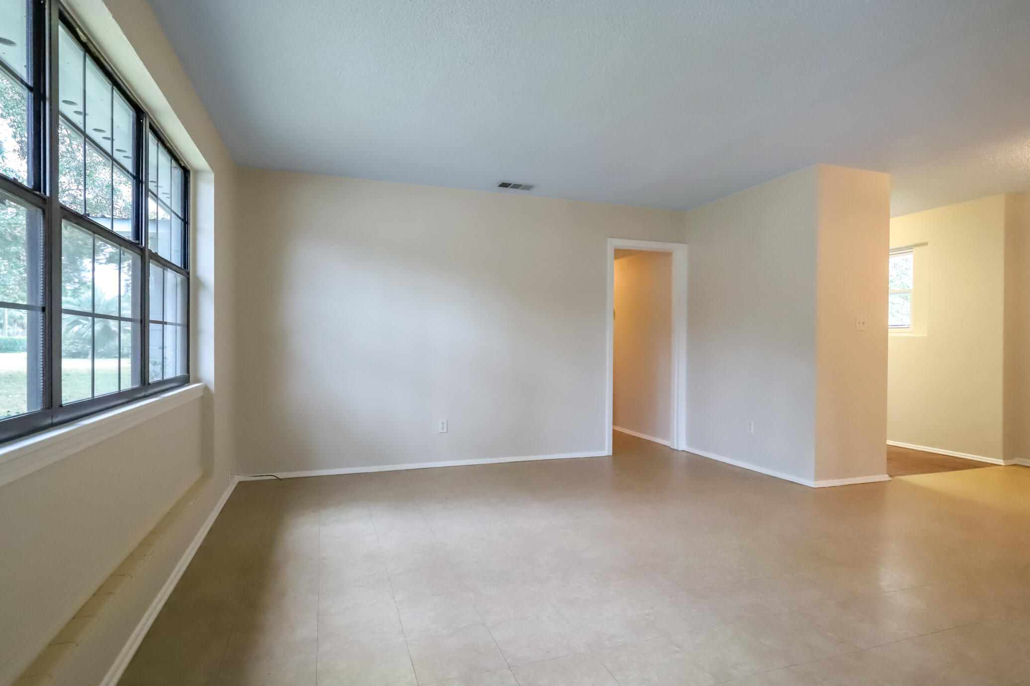 ELLIOTTS POINT - Residential