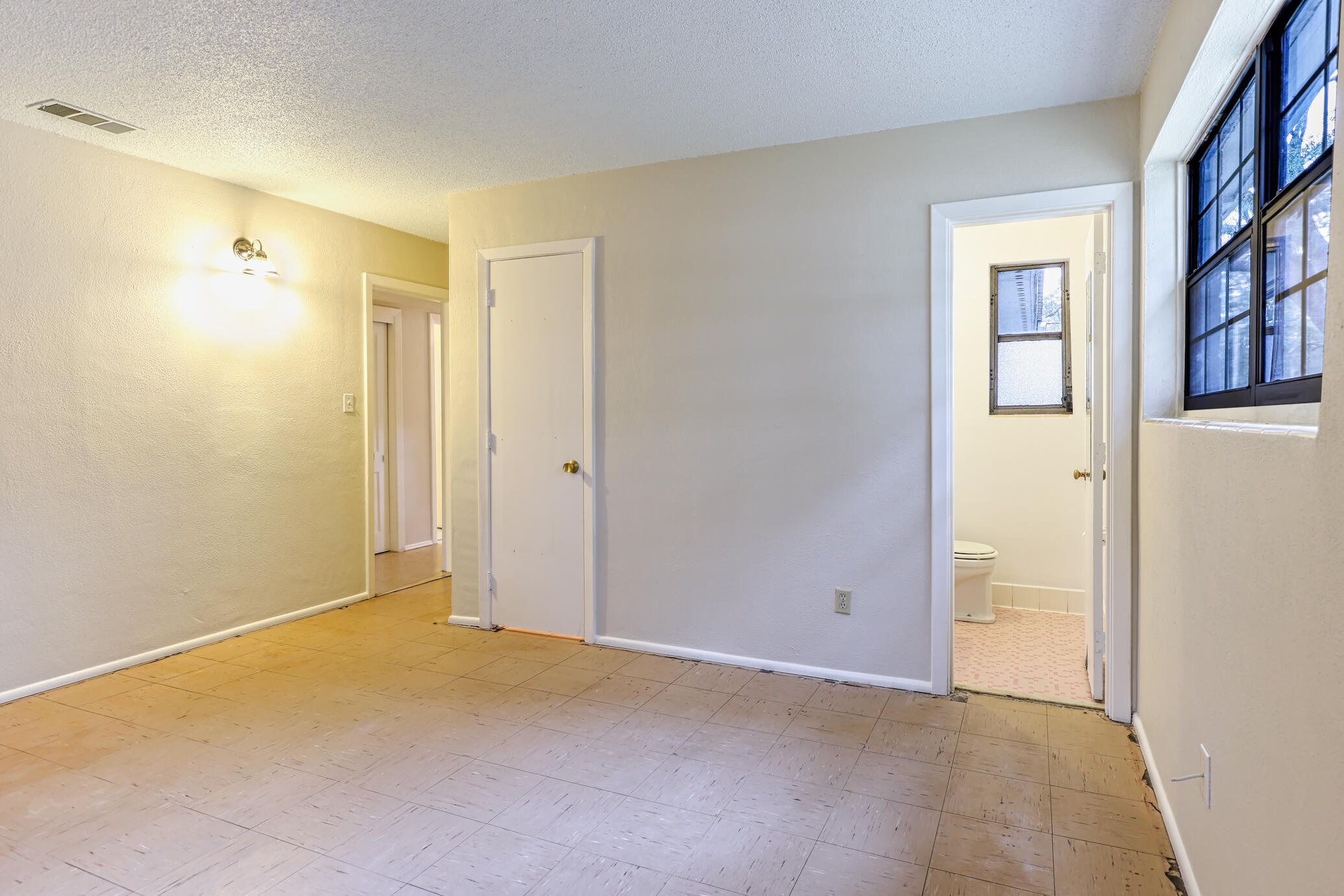 ELLIOTTS POINT - Residential