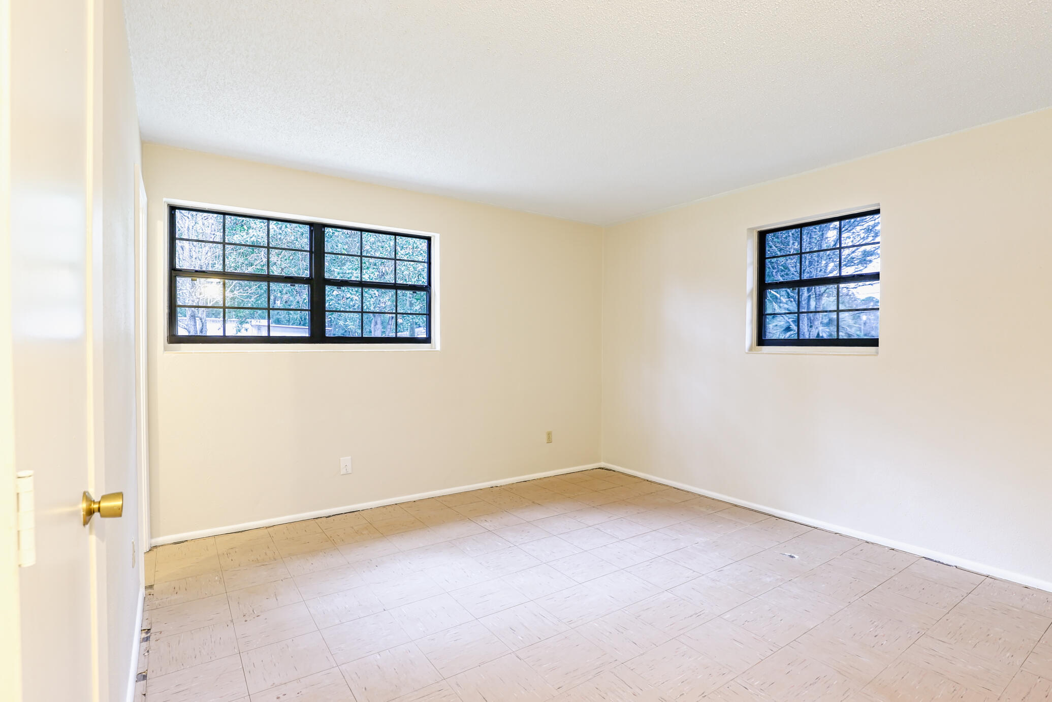 ELLIOTTS POINT - Residential