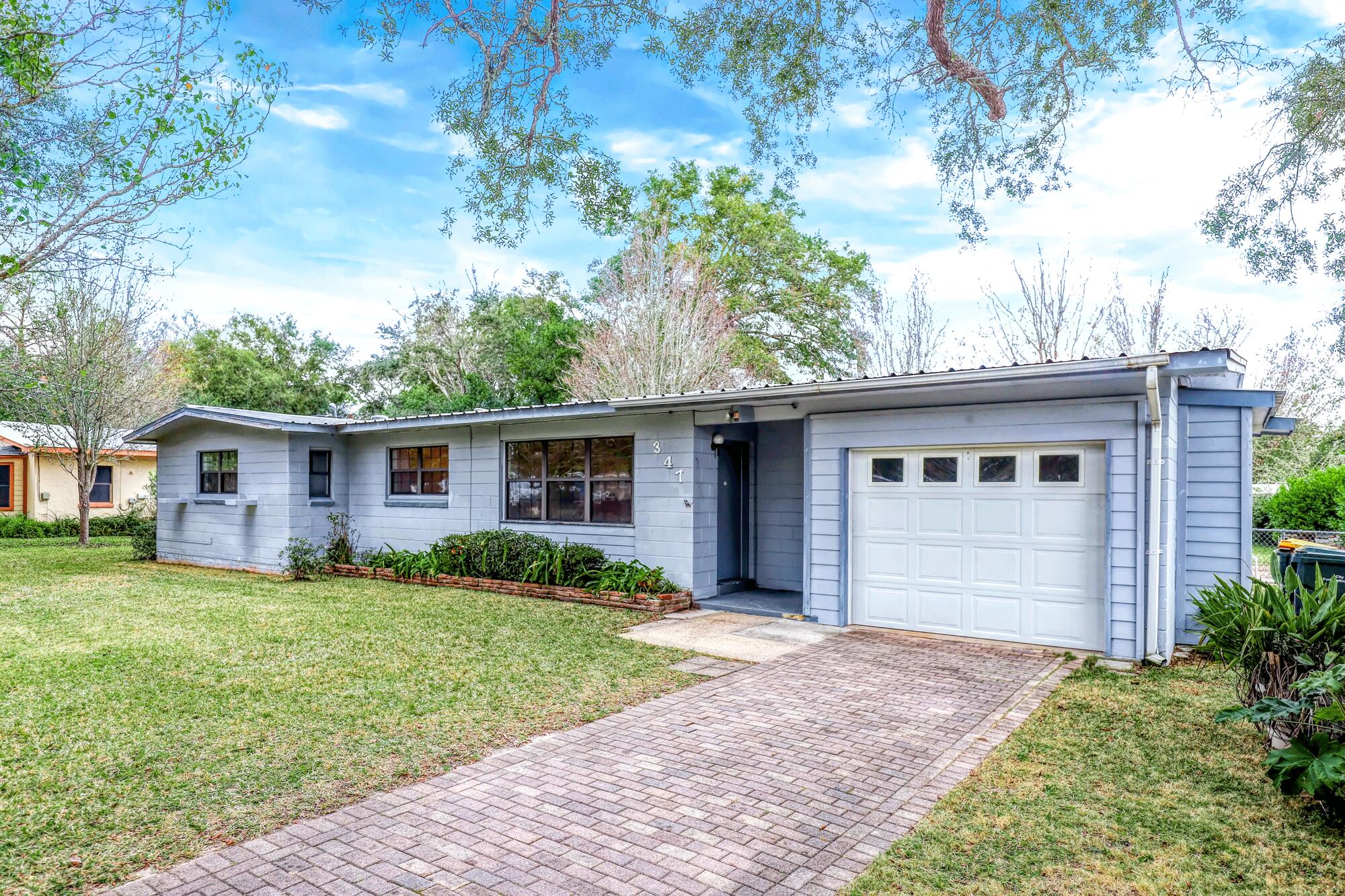 ELLIOTTS POINT - Residential