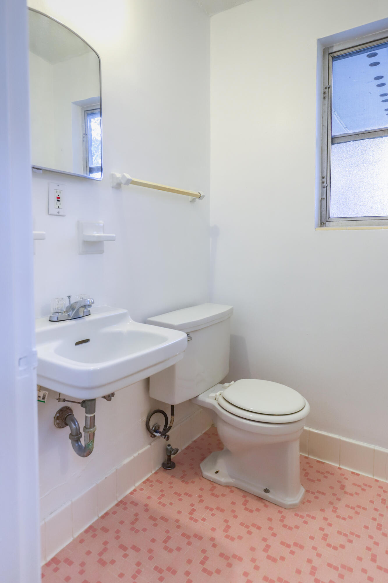 ELLIOTTS POINT - Residential