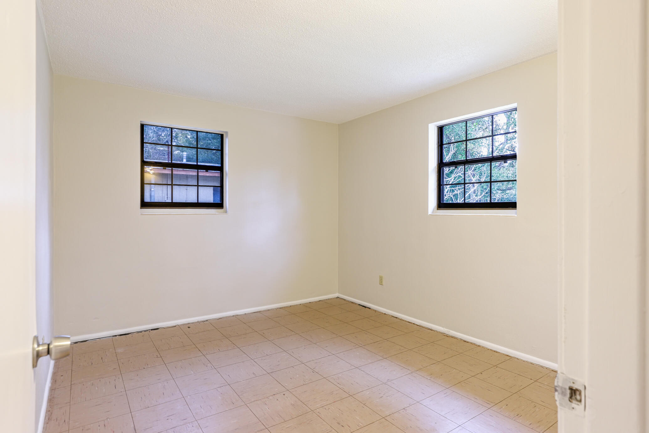 ELLIOTTS POINT - Residential