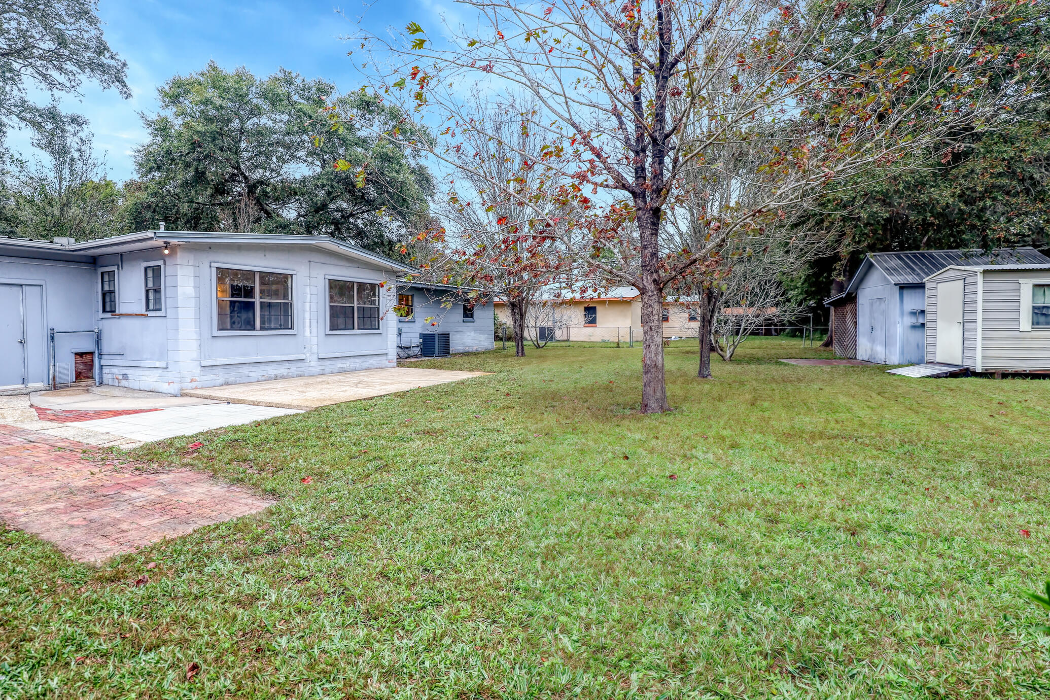 ELLIOTTS POINT - Residential