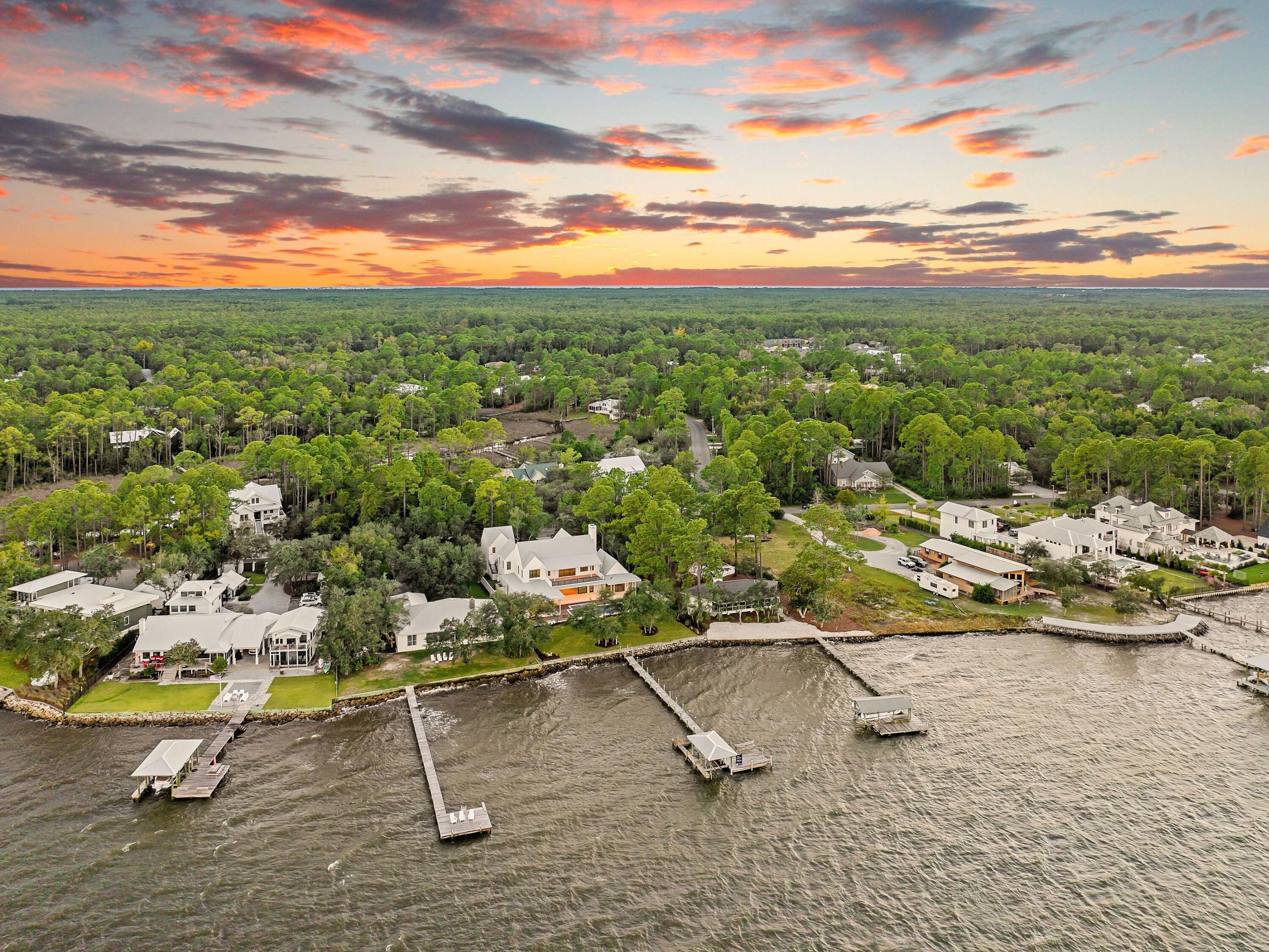 BAY PINES - Residential