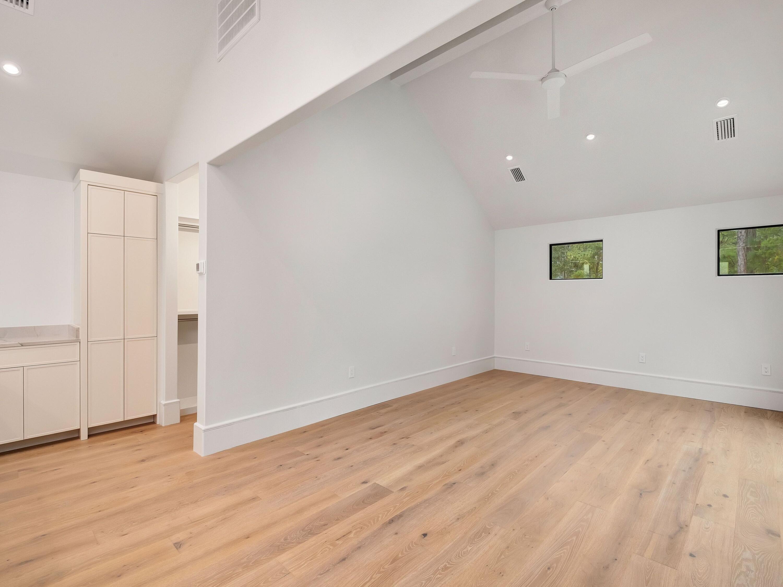 BAY PINES - Residential