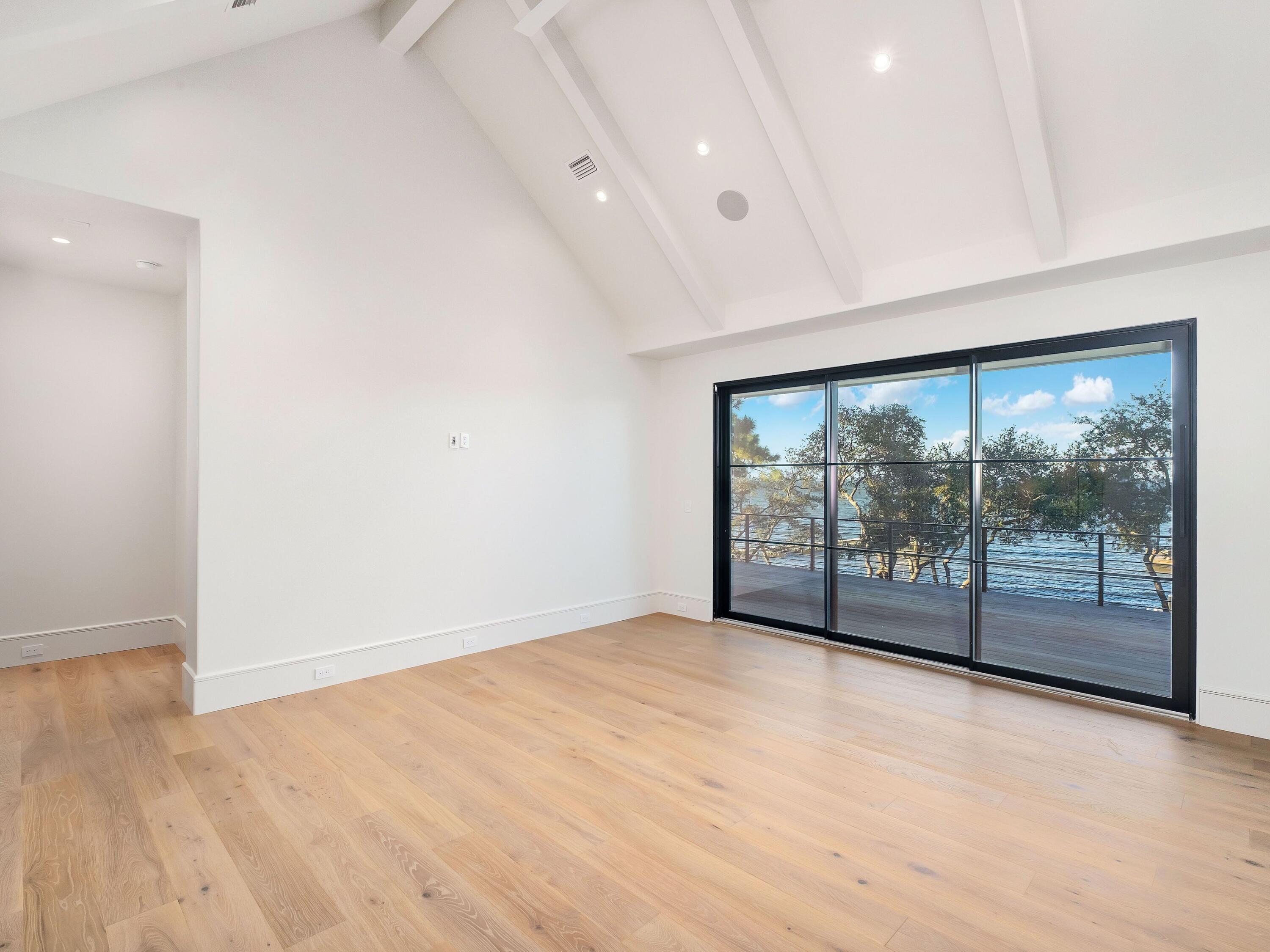 BAY PINES - Residential