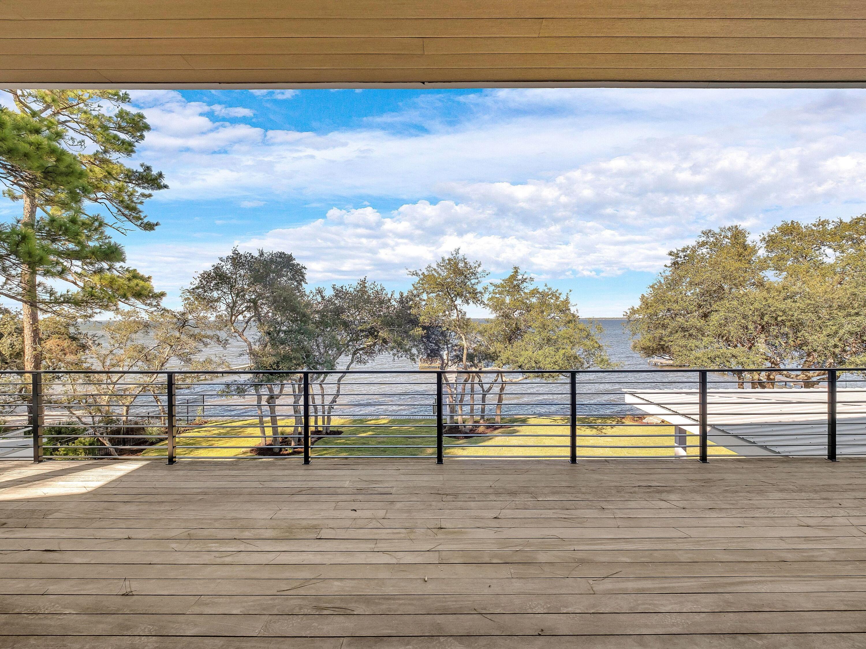 BAY PINES - Residential