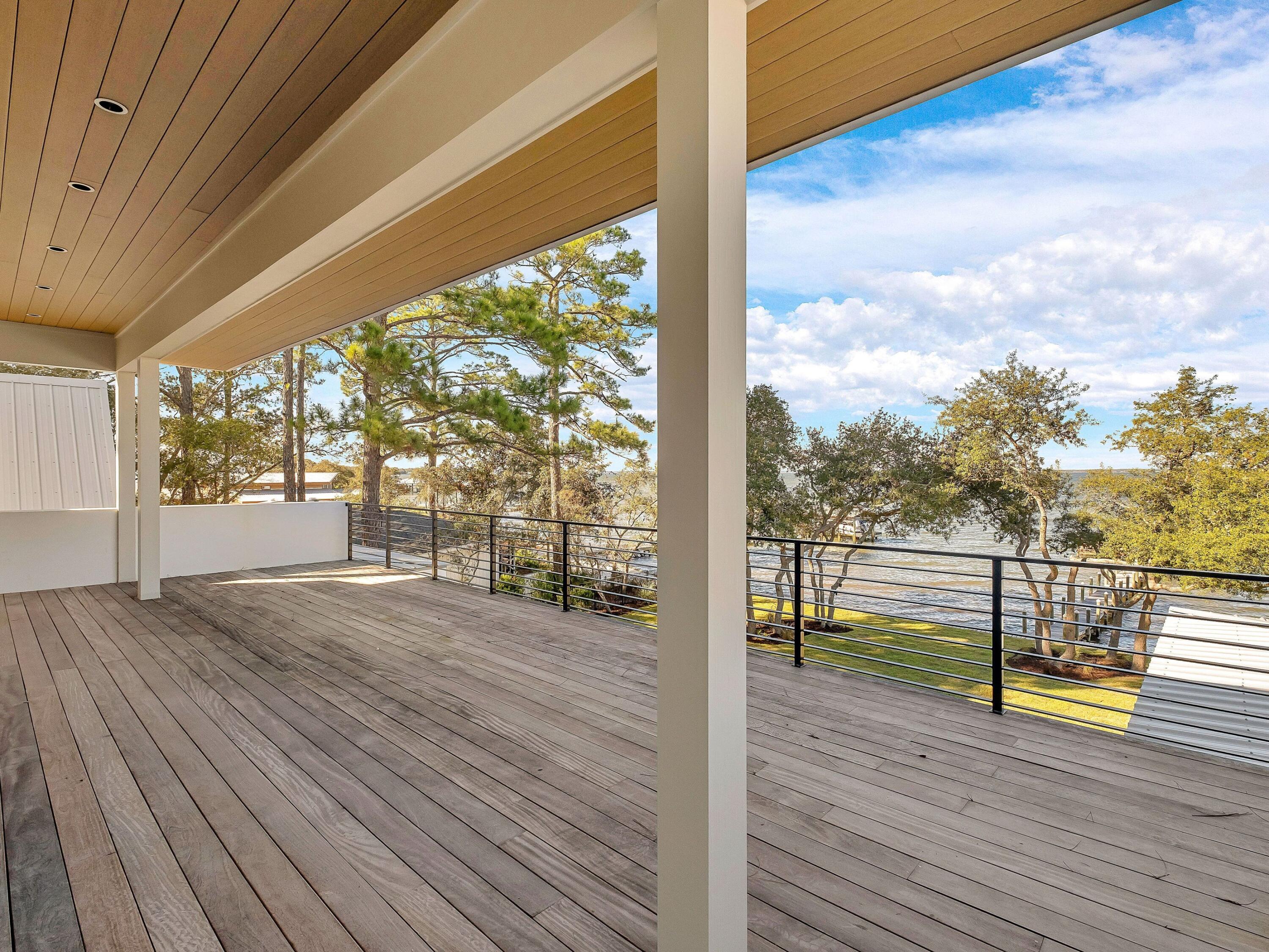 BAY PINES - Residential