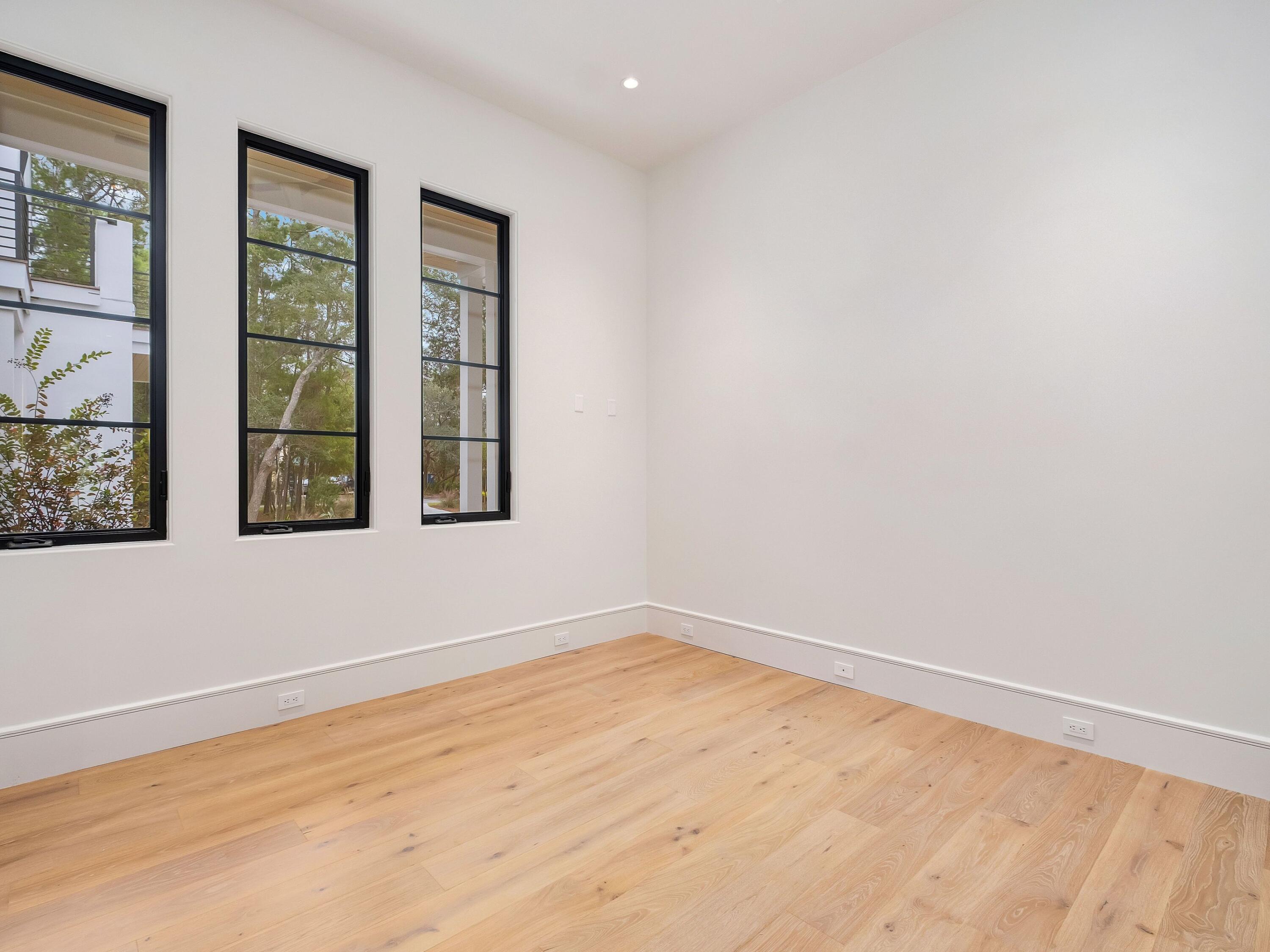 BAY PINES - Residential