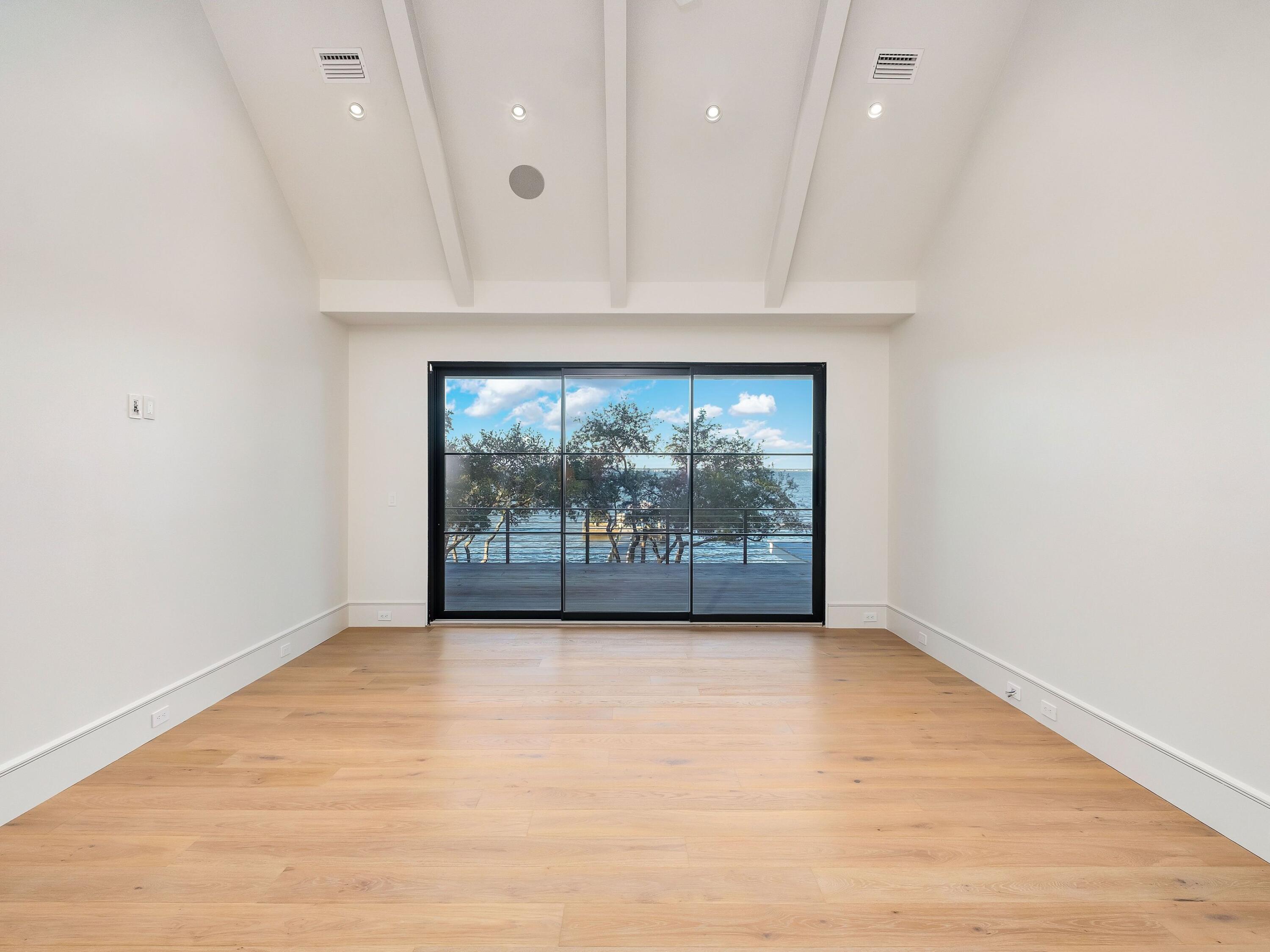 BAY PINES - Residential