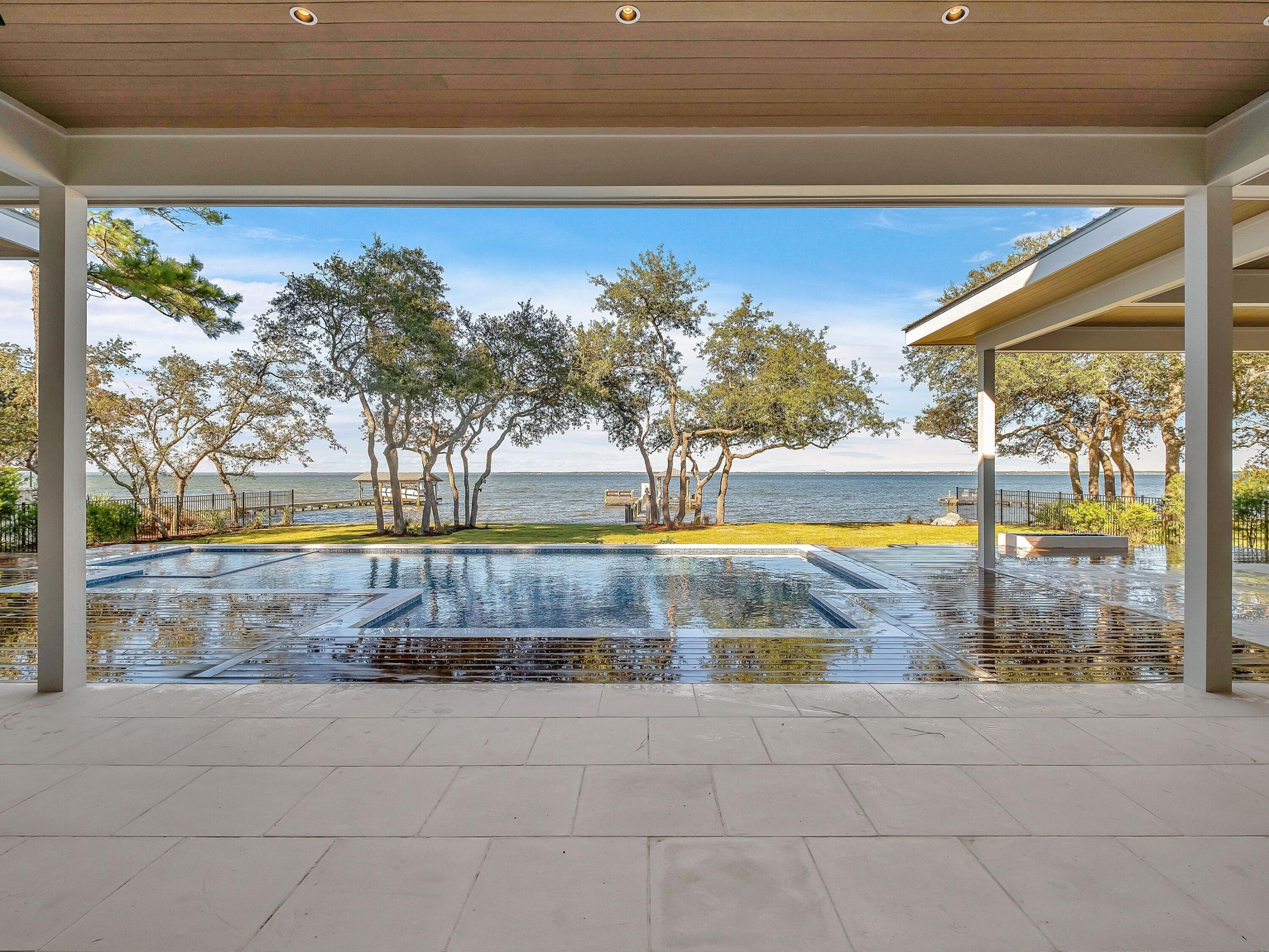 BAY PINES - Residential