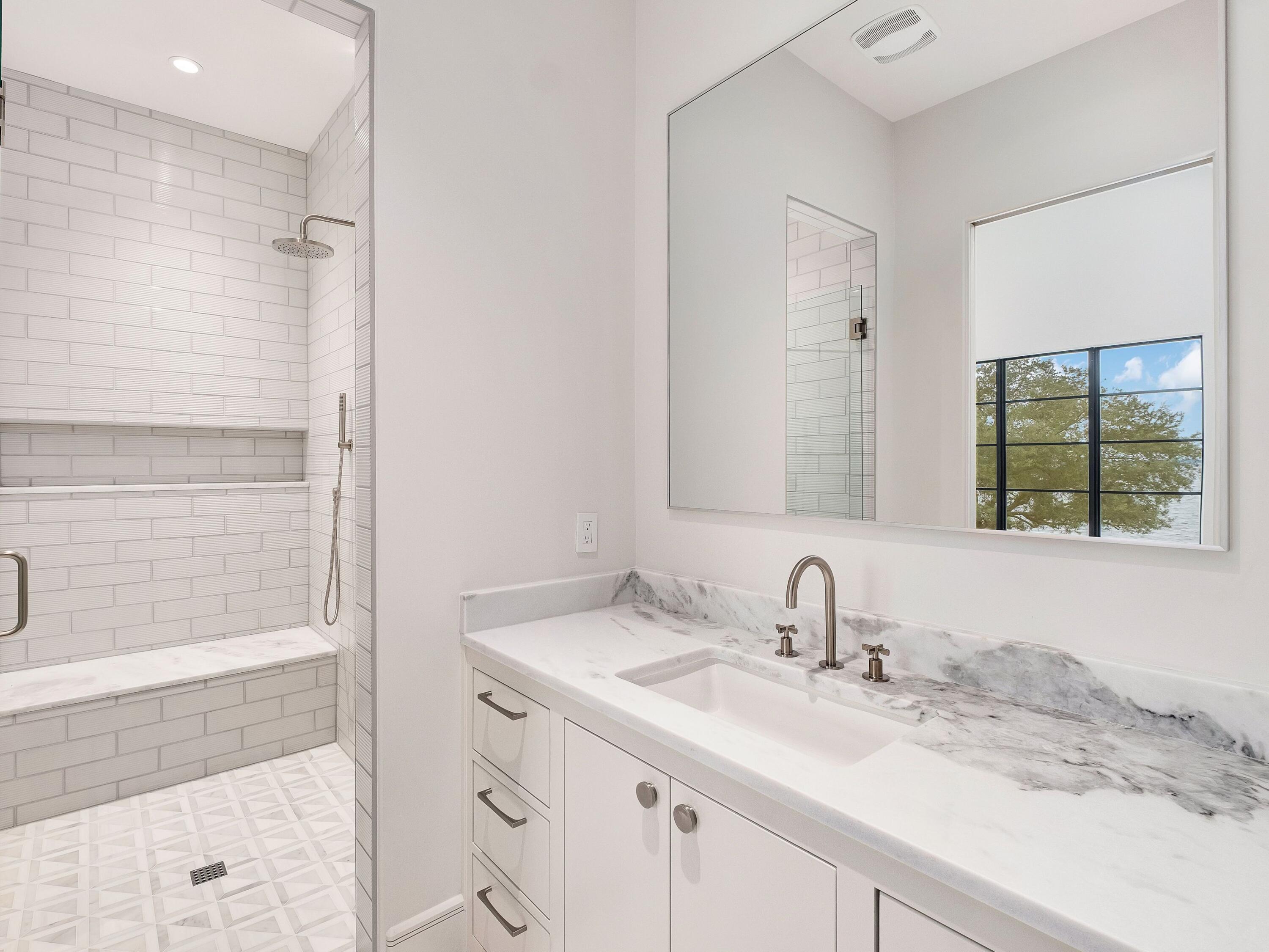 BAY PINES - Residential