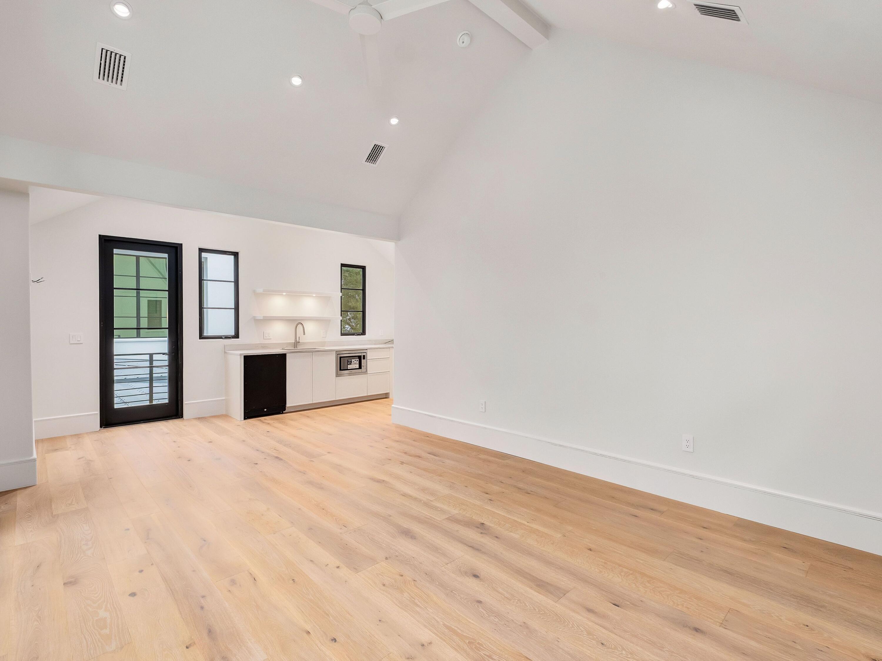 BAY PINES - Residential